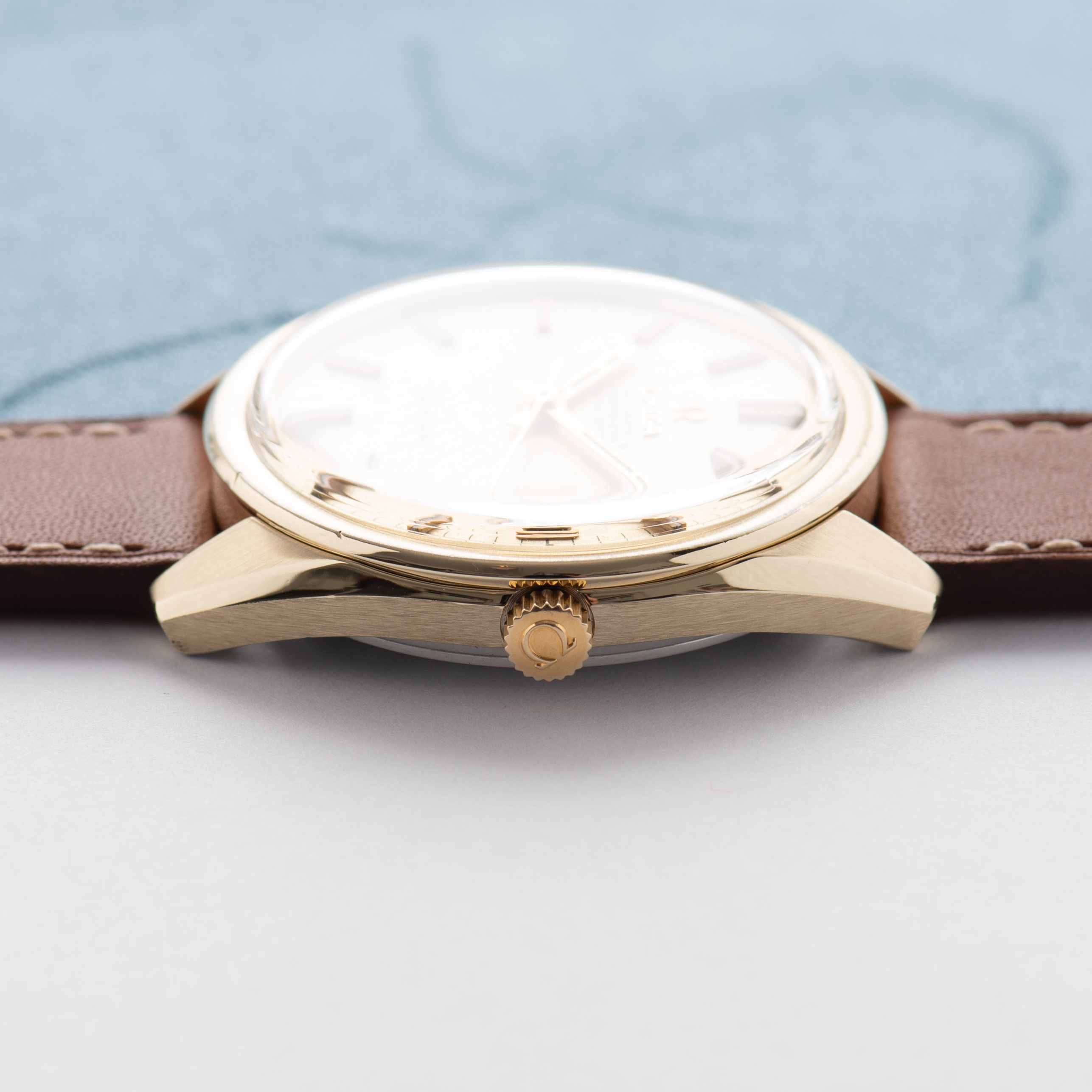 Zicht op Omega Automatic Chronometer Officialy Certified Seamaster ref 168.022/166.028