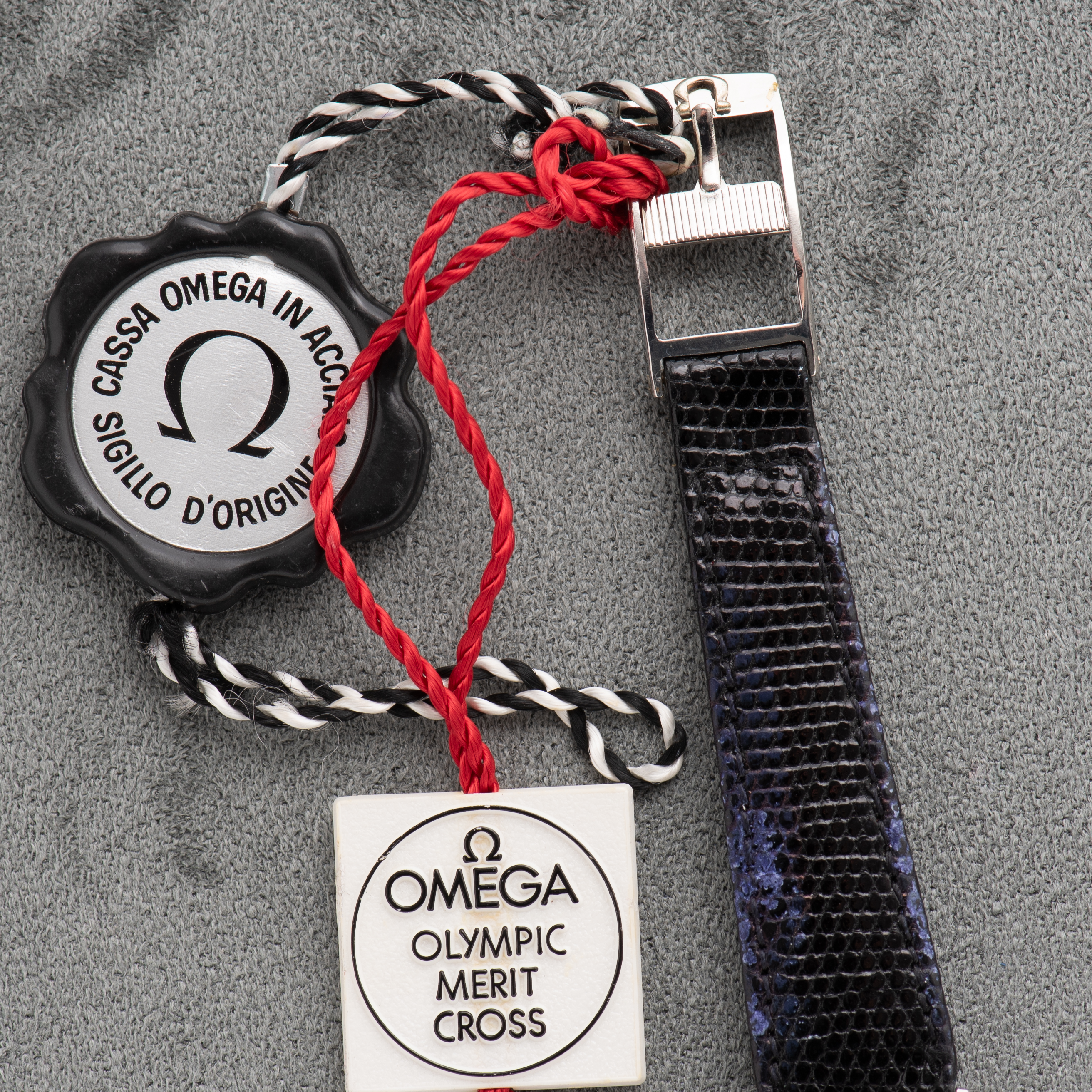 View of Omega Automatic Seamaster 60m/200 ft réf 566.024 New Old Stock from 1969