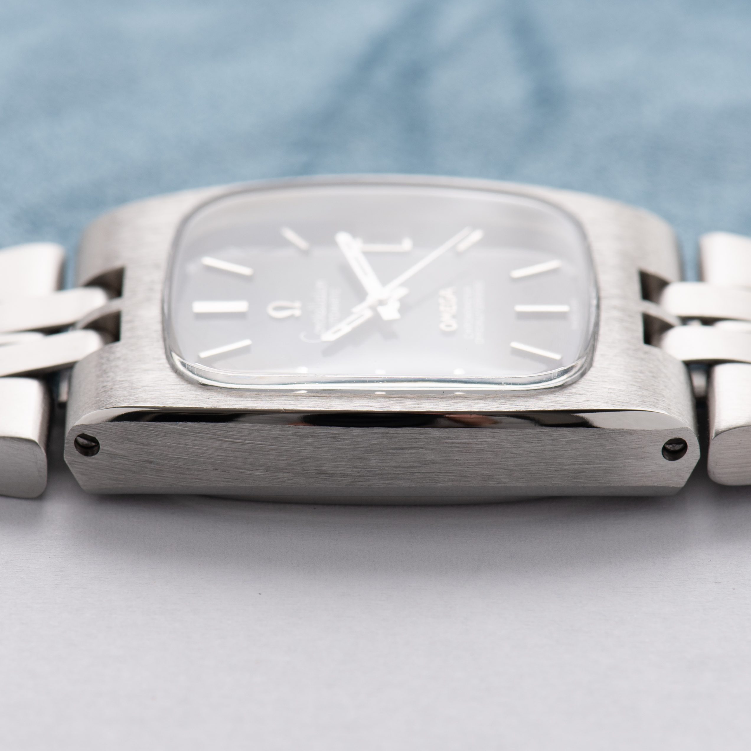 Zicht op Omega Constellation Automatic Chronometer "spider green/black dial" ref 168.0044