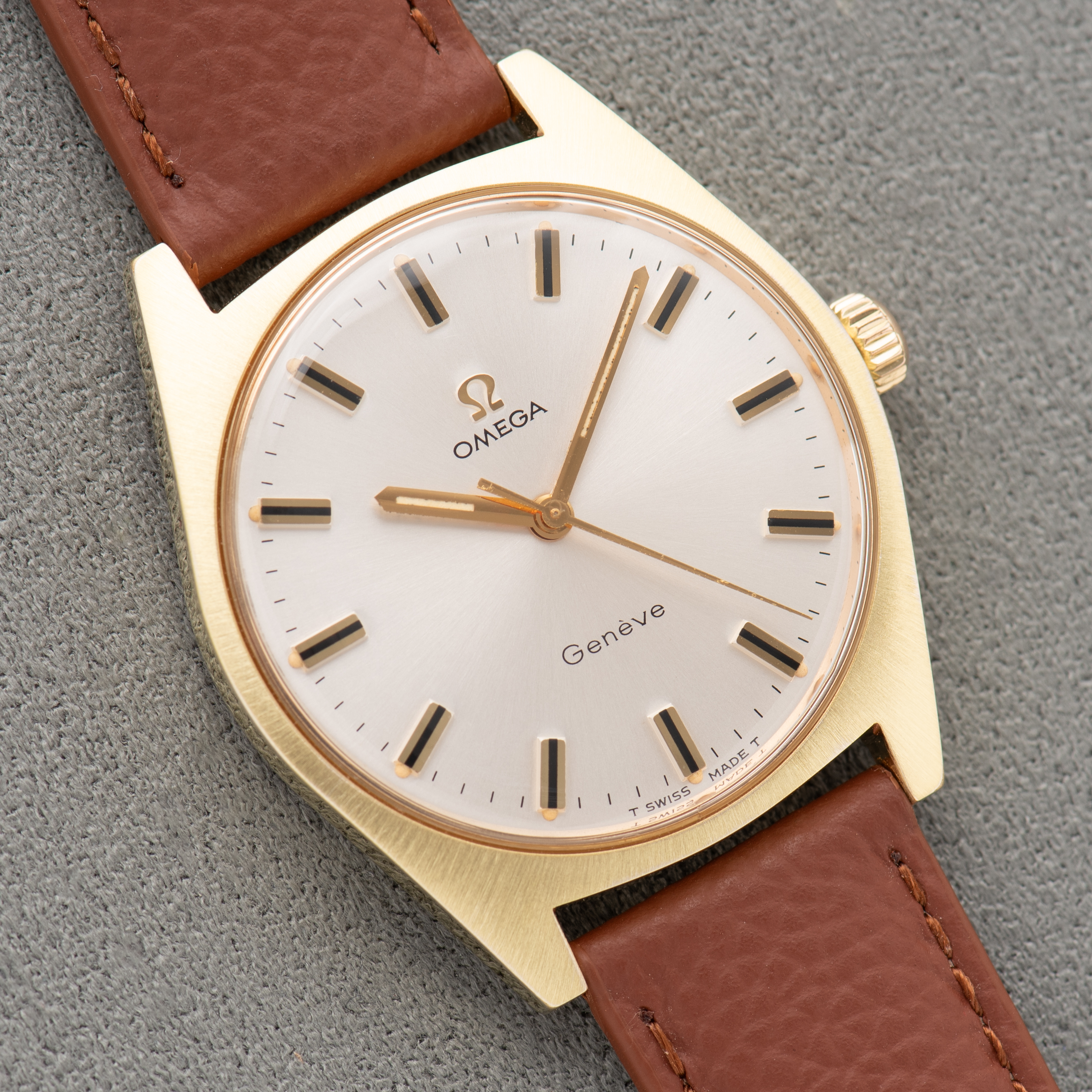Zicht op Omega Genève mécanique Gold Plated réf 135.041 from 1968