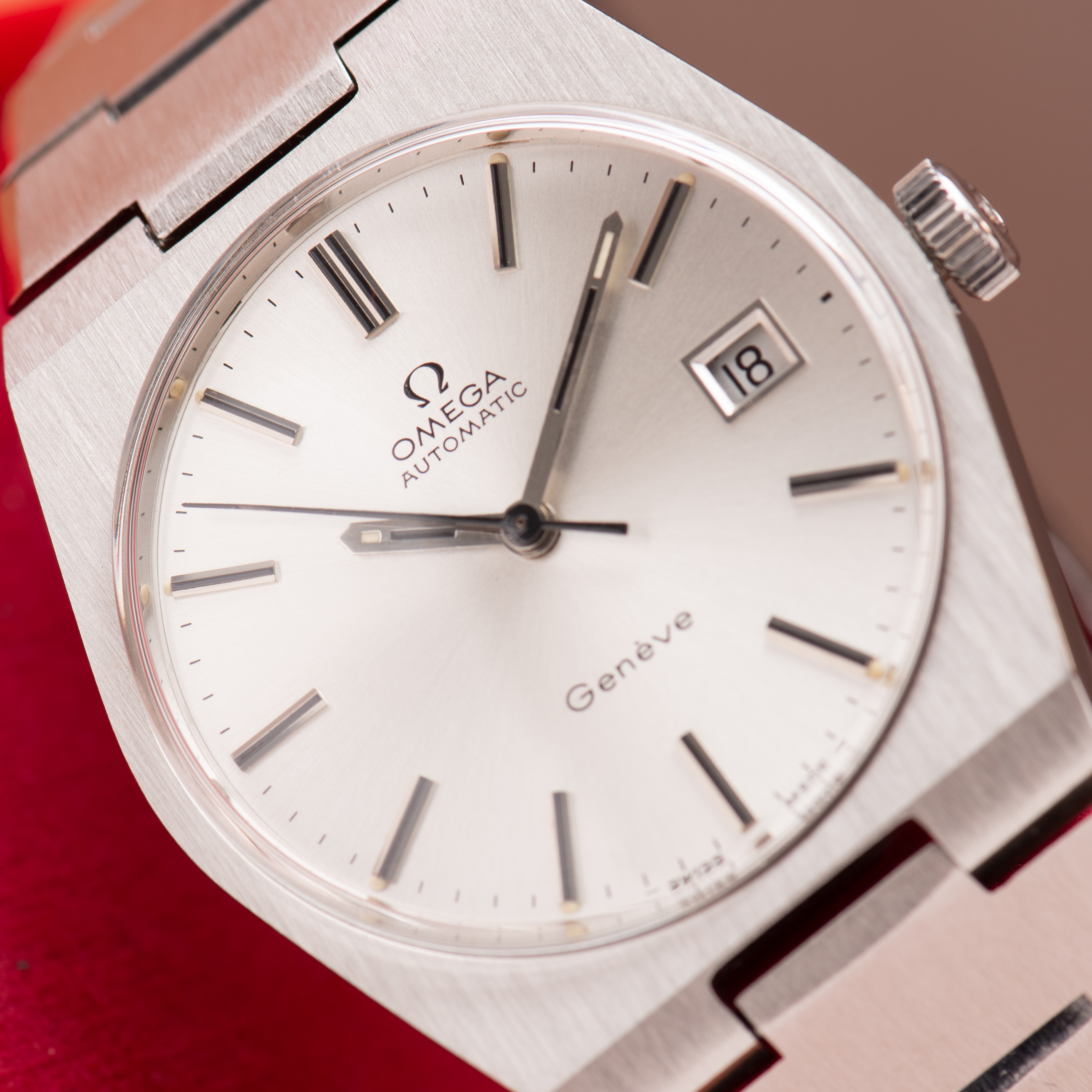 Vue de Omega Automatic Genève Silver Dial from 1972 Réf 166.099 with box