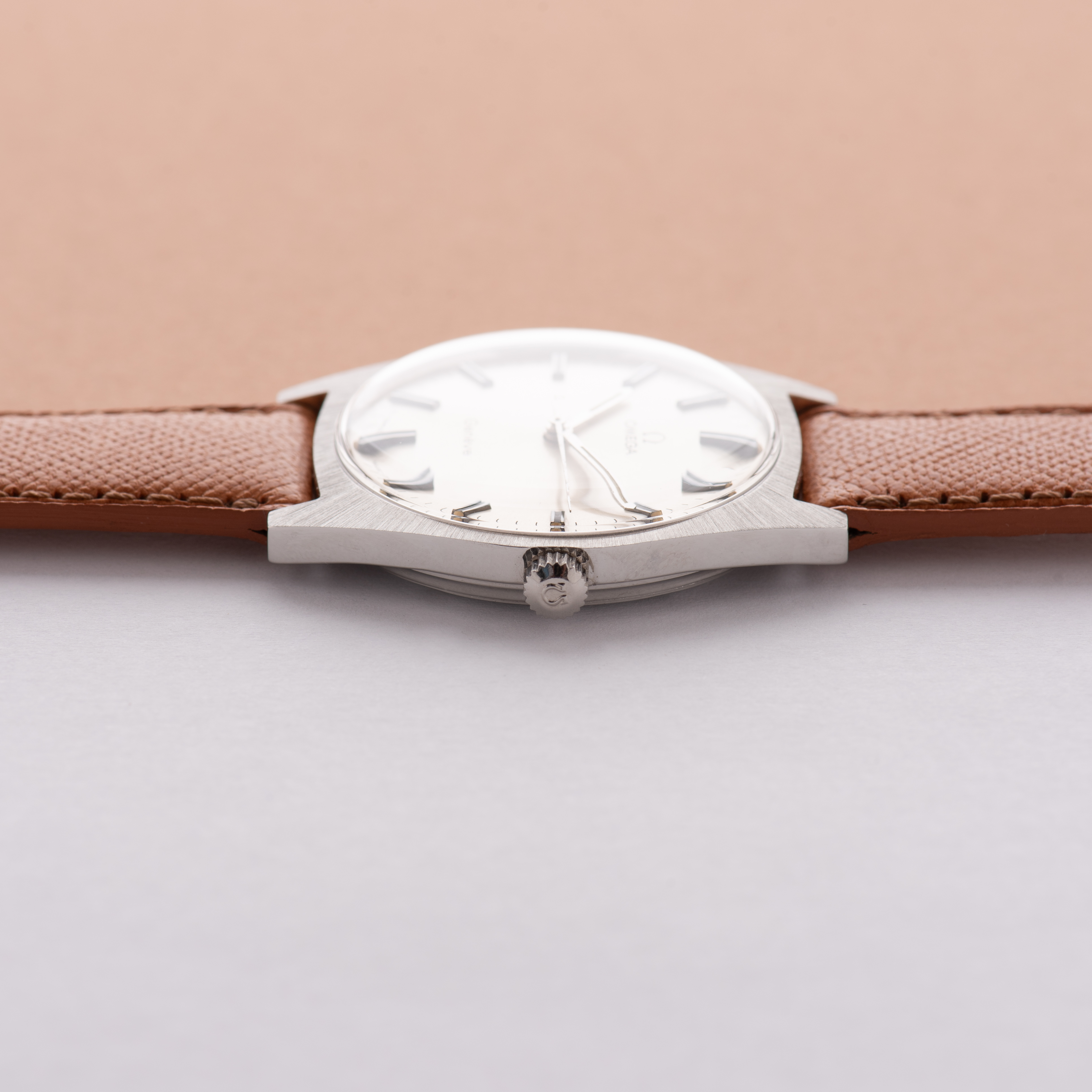 View of Omega Genève mécanique réf 135.041 cal 601 from 1970