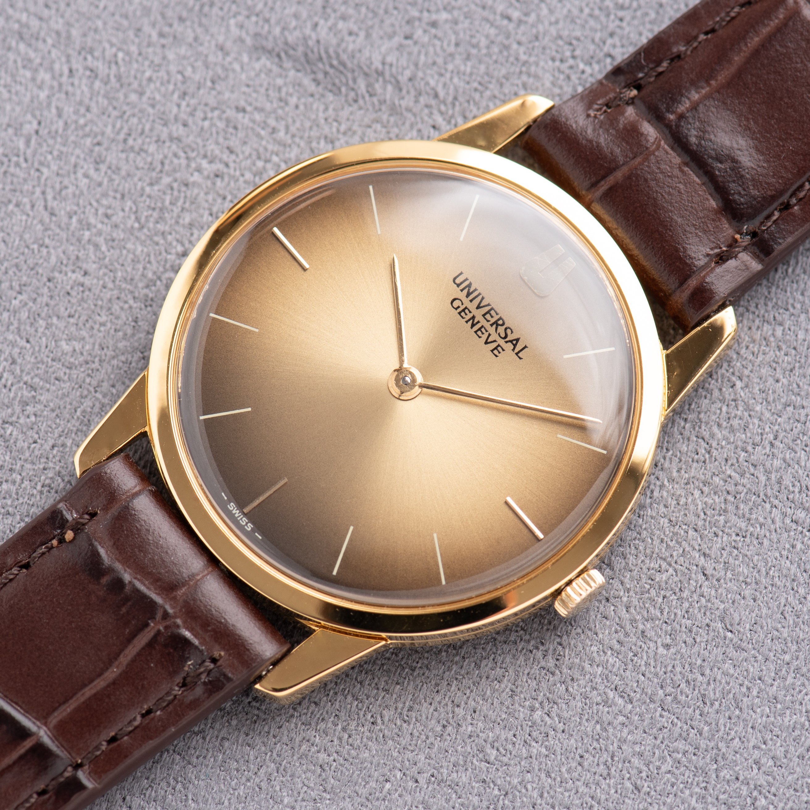 View of Universal Geneve Caramel Dial Extraslim Cal 42 from 1970