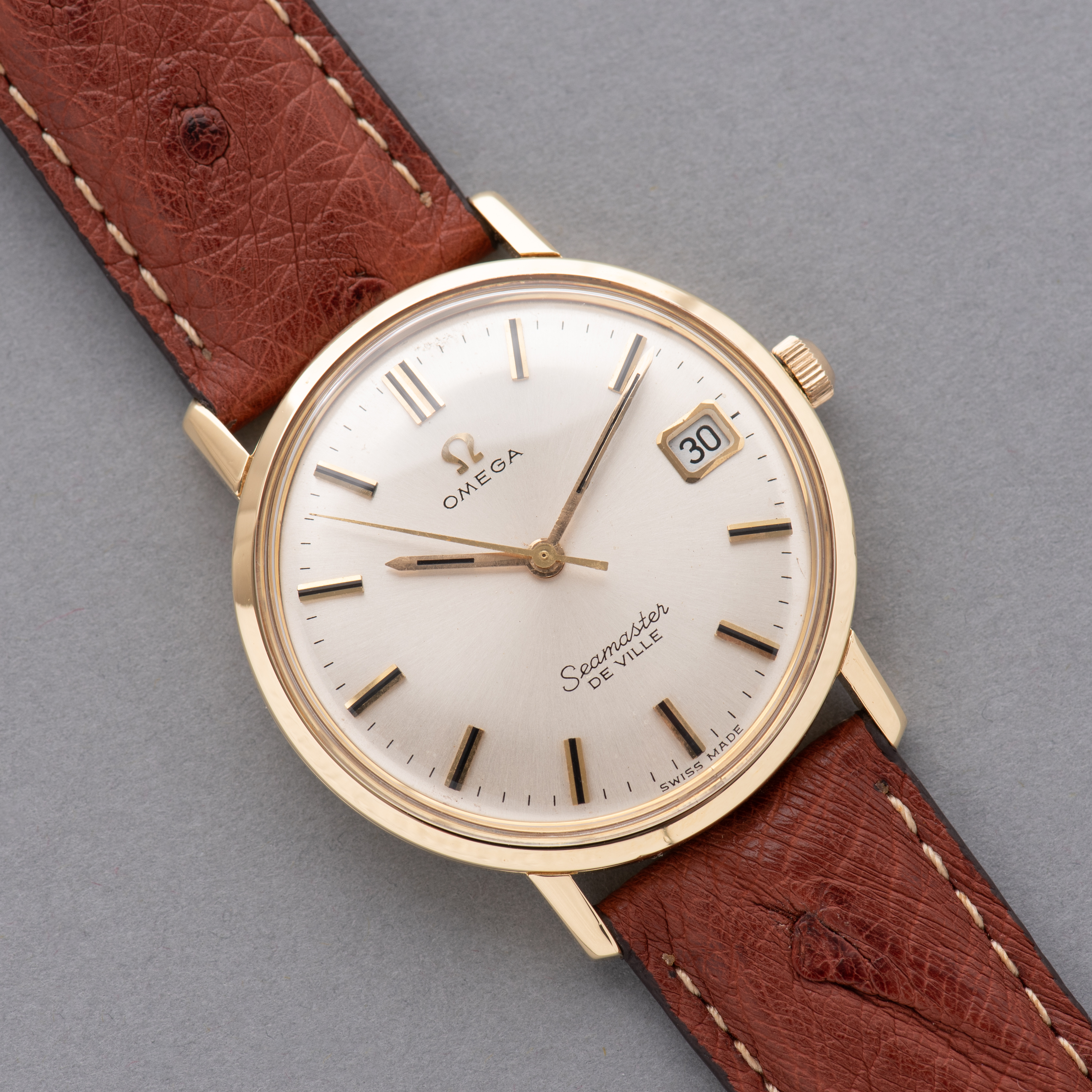 Zicht op Omega Seamaster De Ville Date Gold 18k uit 1966 ref 136.010