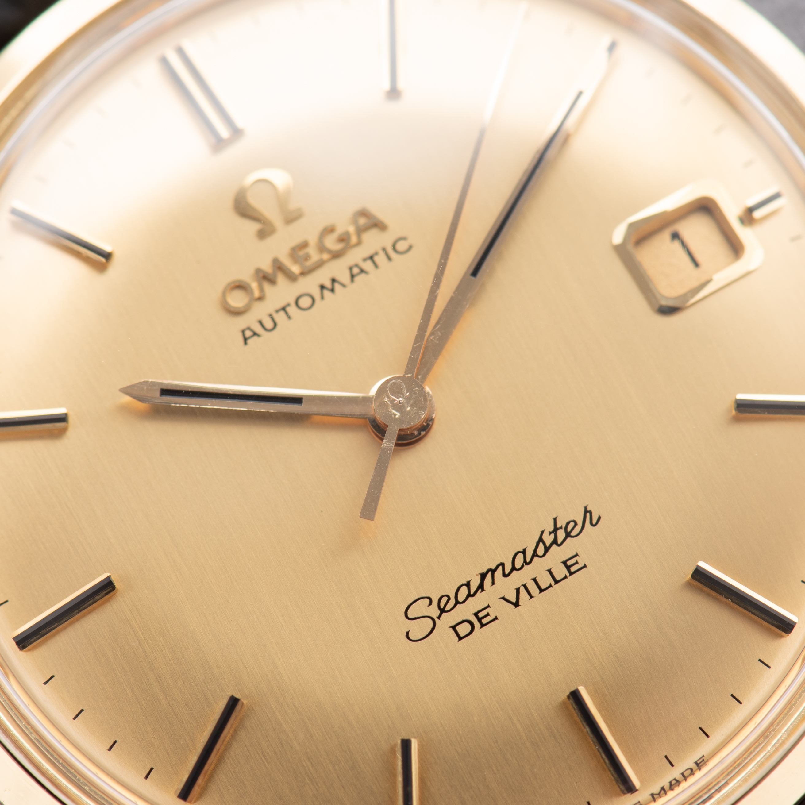 Zicht op Omega Seamaster De Ville Automatic OM Dial 18K Réf 166.020 from 1967