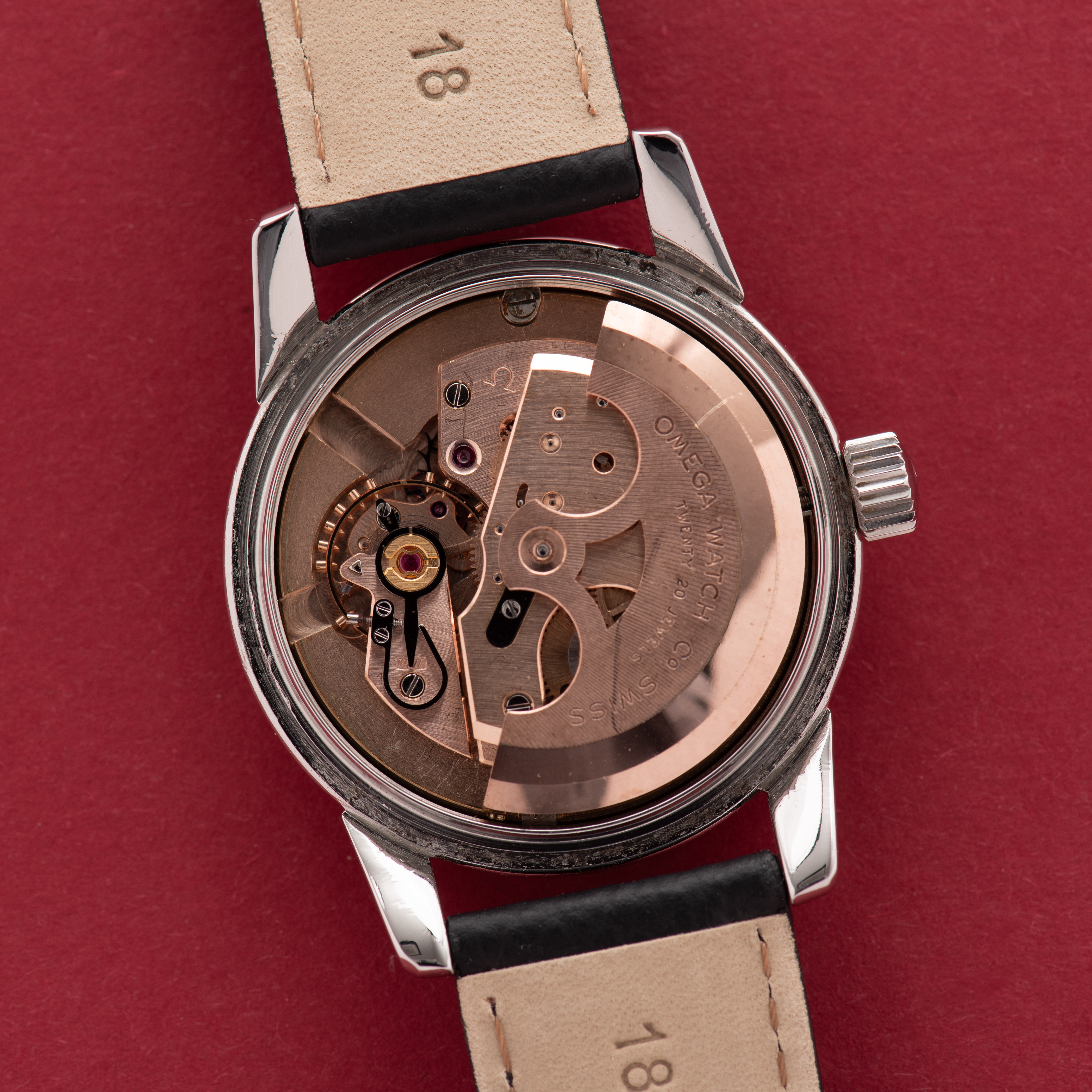 Vue de Omega Automatic réf 2846 8 SC 2848 cal 501