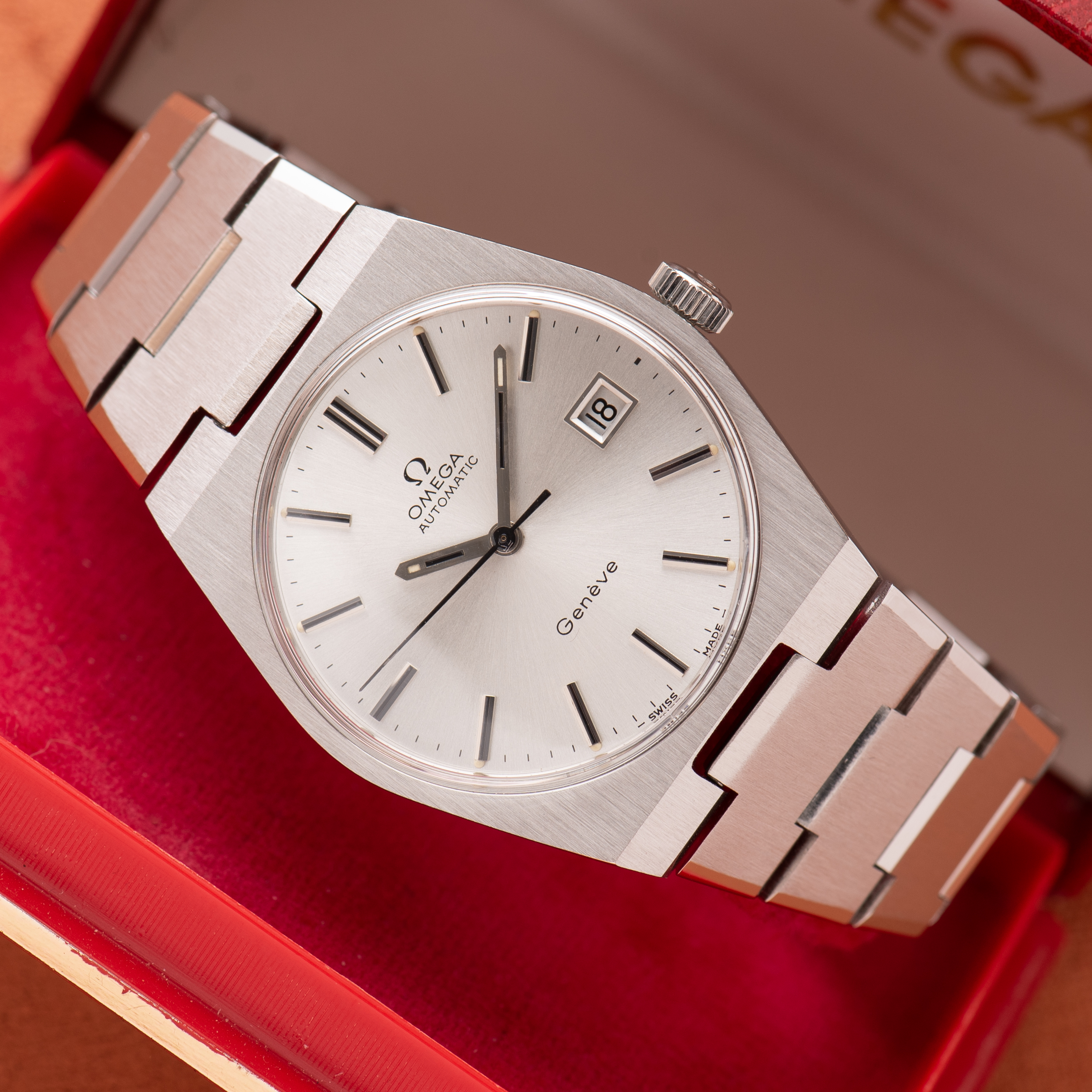 Vue de Omega Automatic Genève Silver Dial from 1972 Réf 166.099 with box
