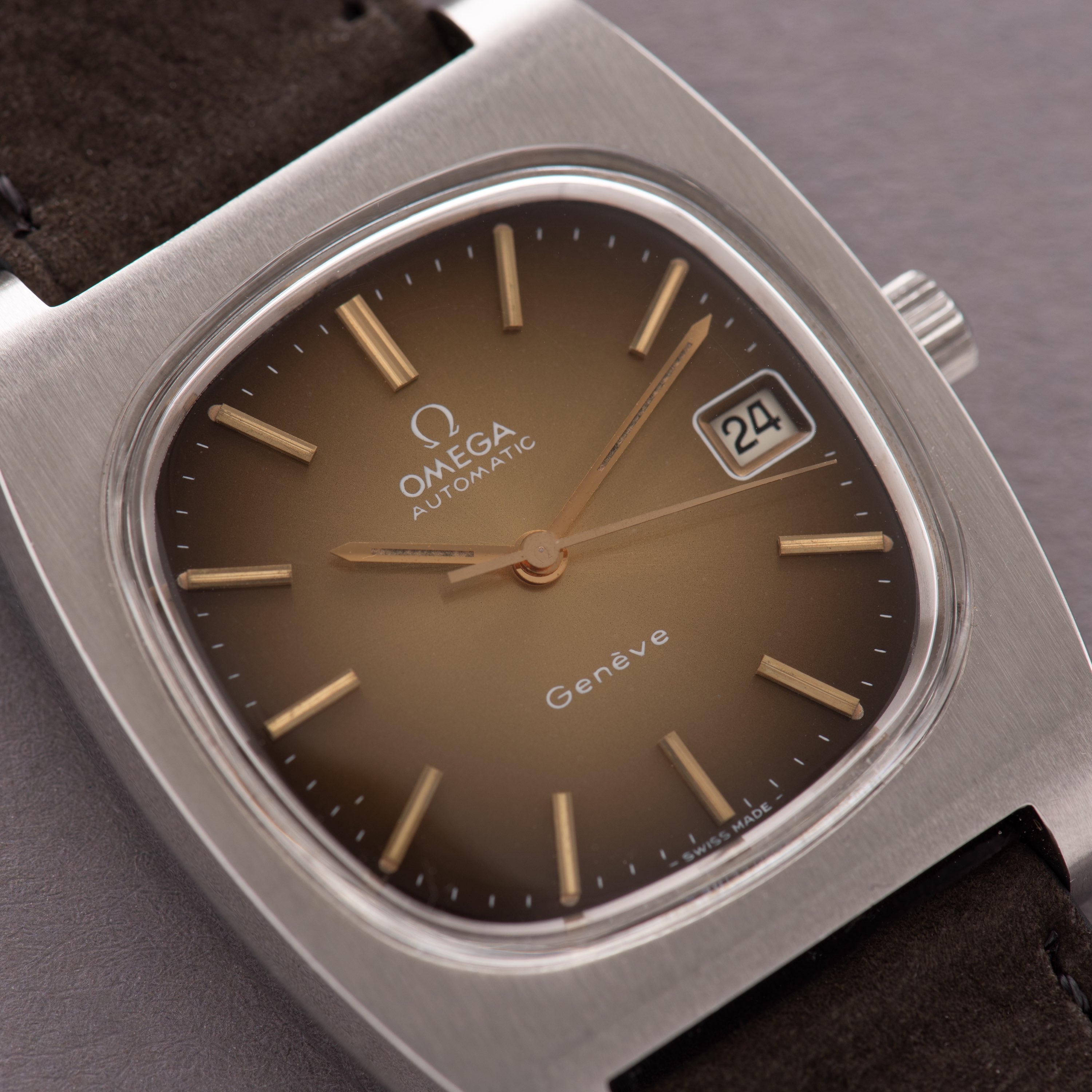 Vue de Omega Genève Automatic Date Brown From 1974 Réf 166.0190