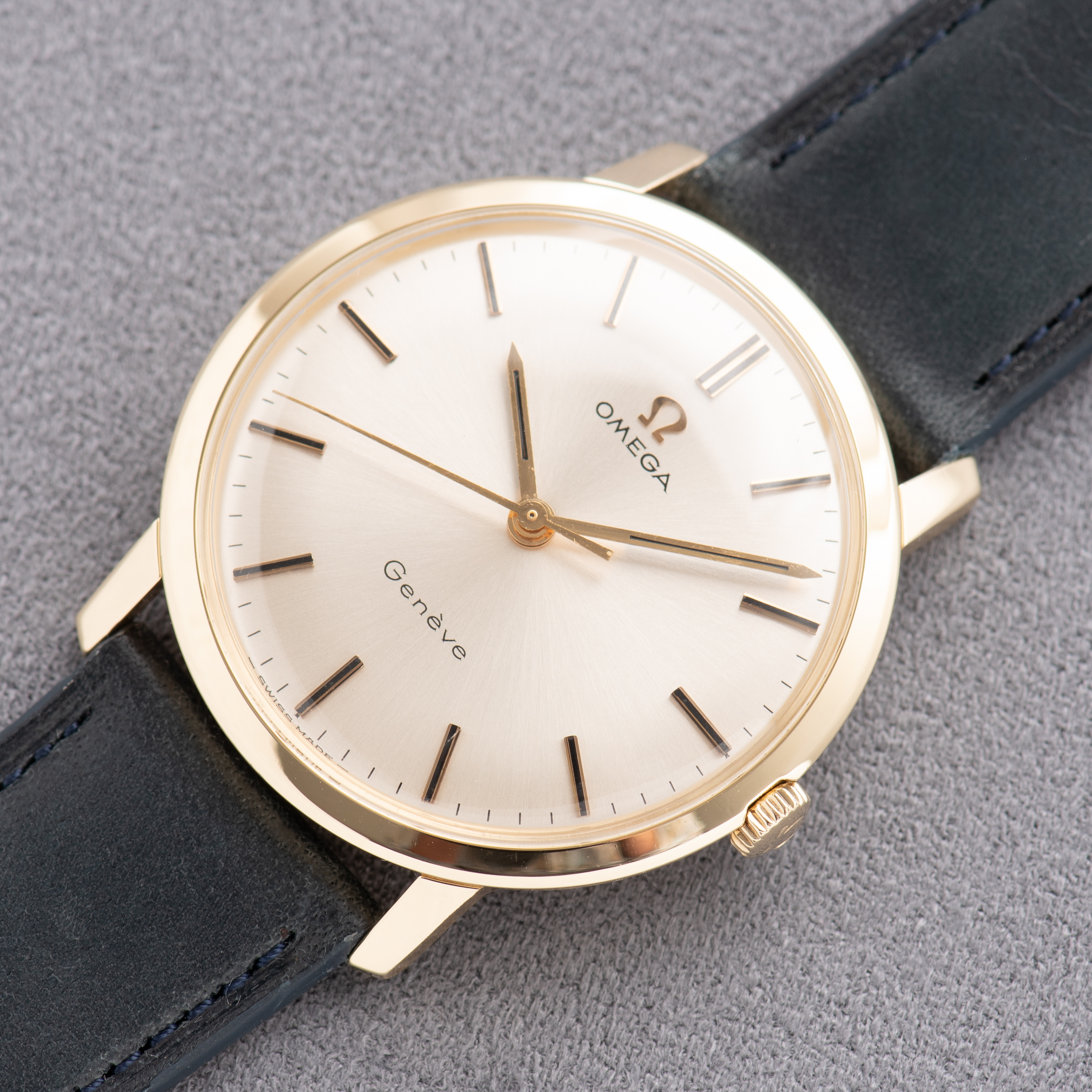 Vue de Omega Genève Dress Watch 14K Yellow Gold Réf 131.021SP from 1968