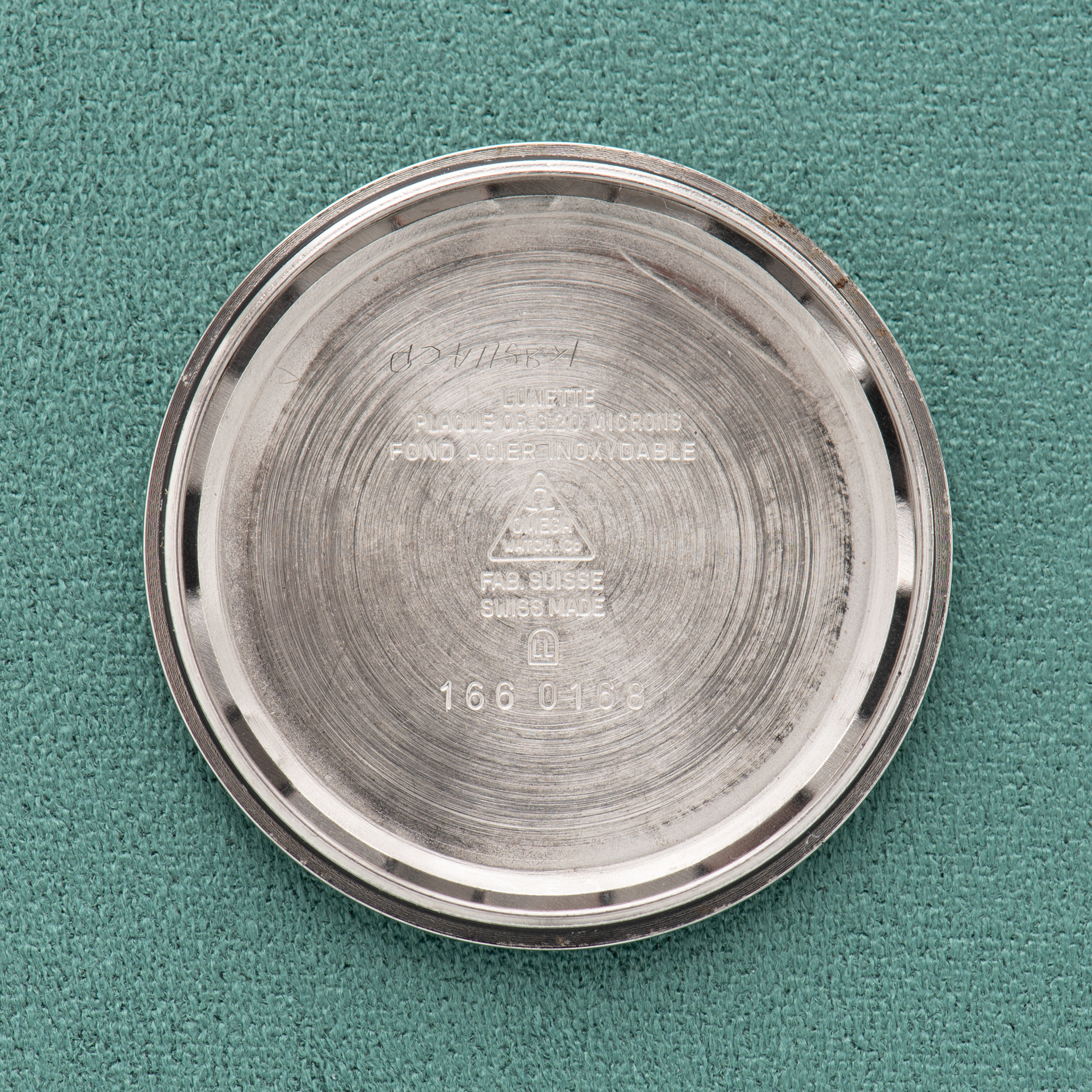 Vue de Omega Genève Automatique Date Réf 166.0168 from 1974