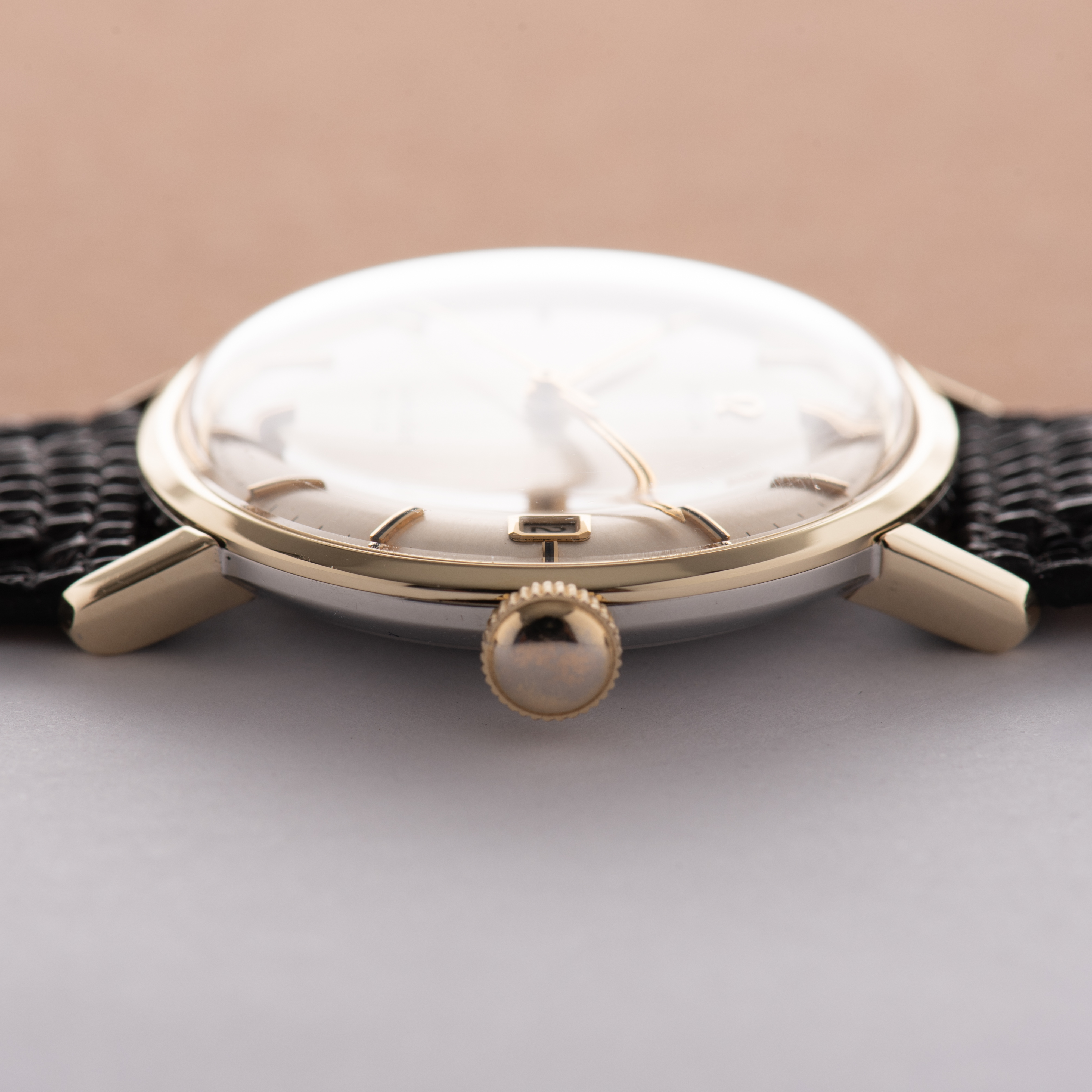 Vue de Omega Seamaster De Ville Date Gold/Steel Réf 136.020 from 1964