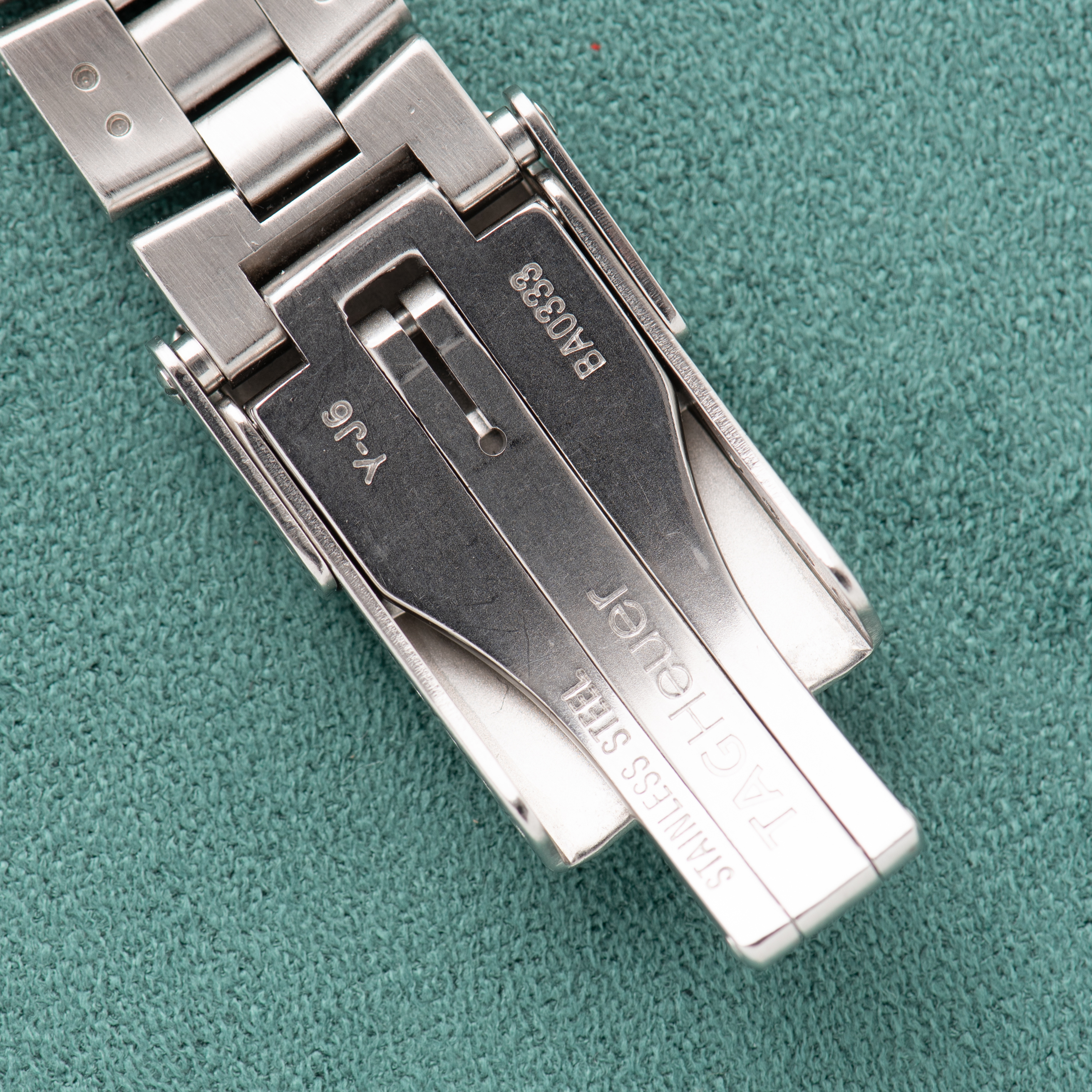 View of TAG Heuer Professional 2000 Ref WN1351