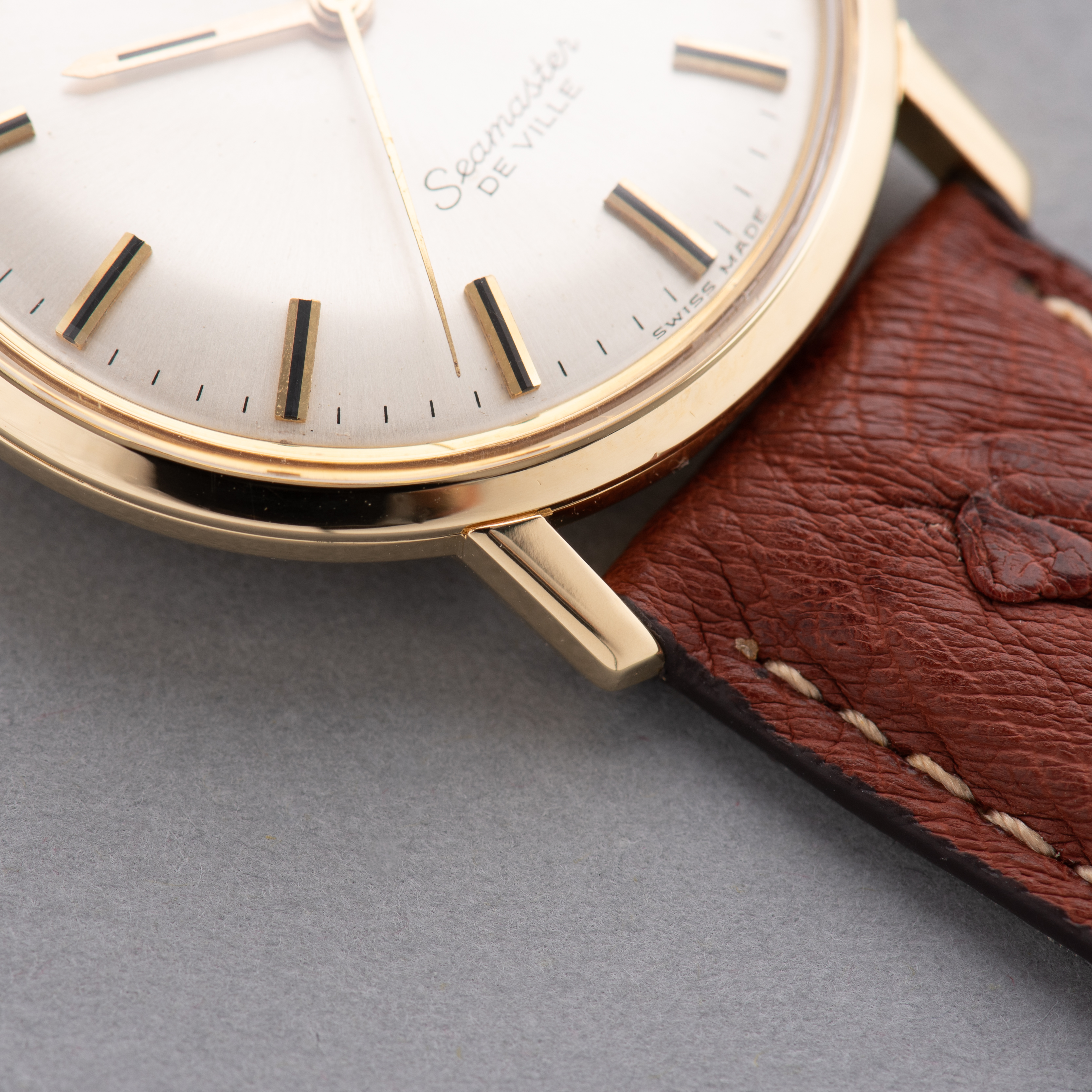 Zicht op Omega Seamaster De Ville Date Gold 18k uit 1966 ref 136.010