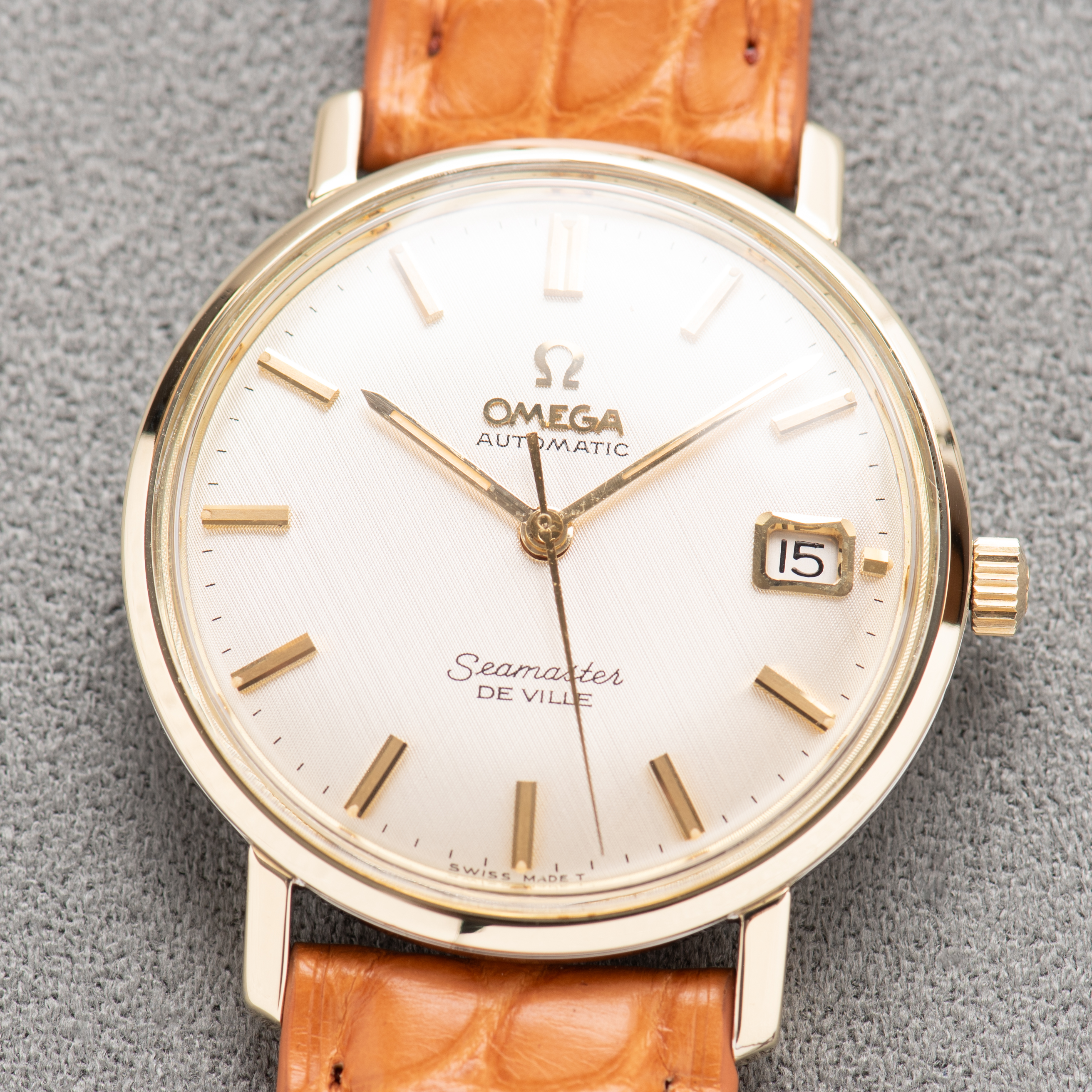 Vue de Omega Seamaster De Ville "Linen Dial" Crème Gold/Steel Réf 166.020 from 1963