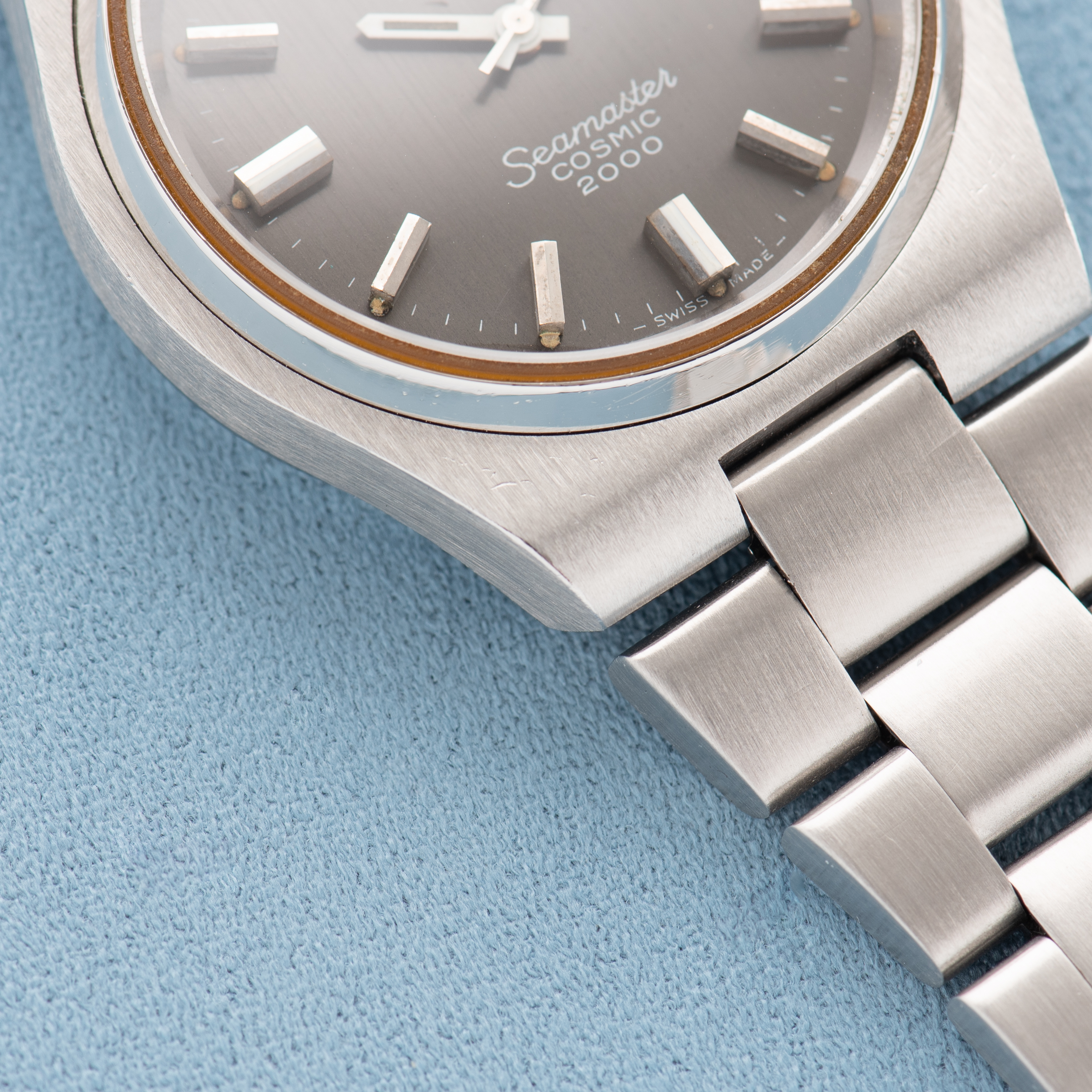 Zicht op Omega Automatic Seamaster Cosmic 2000 Grey dial Réf 166.135 from 1973