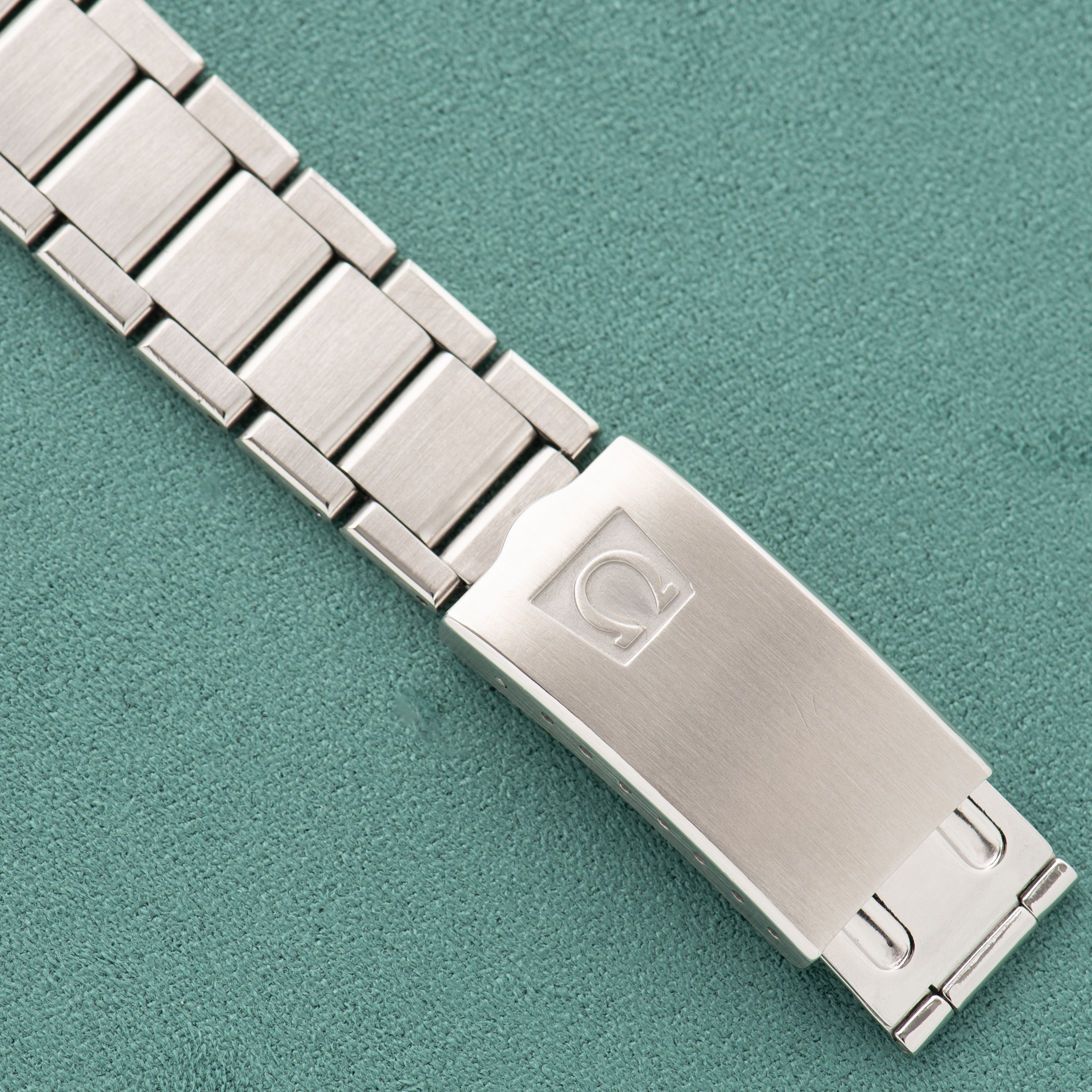 View of Omega Seamaster Quartz Silver/Creme Dial Ref 196.0128 from 1979