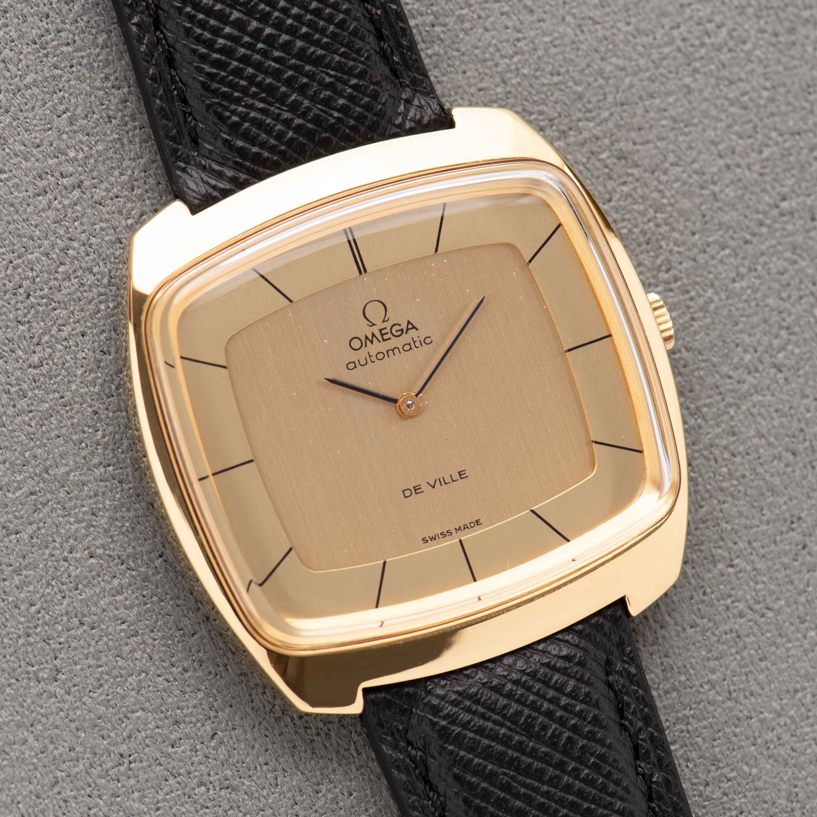 View of Omega Automatic De Ville "Tv Screen" Cal 711 réf 151.0051 from 1964