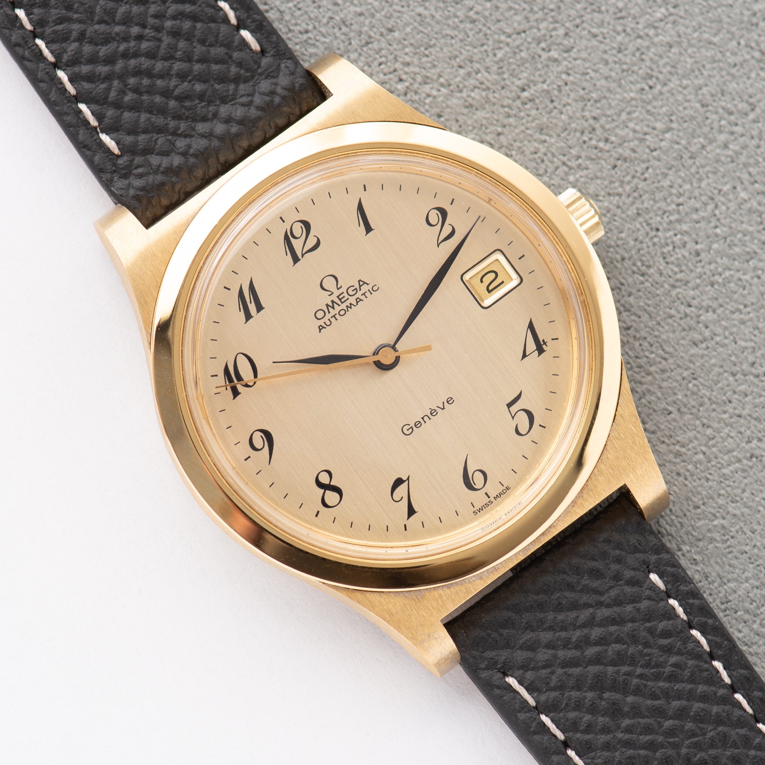 Zicht op Omega Geneva Automatic Date Breguet Dial Ref 166.068 uit 1973