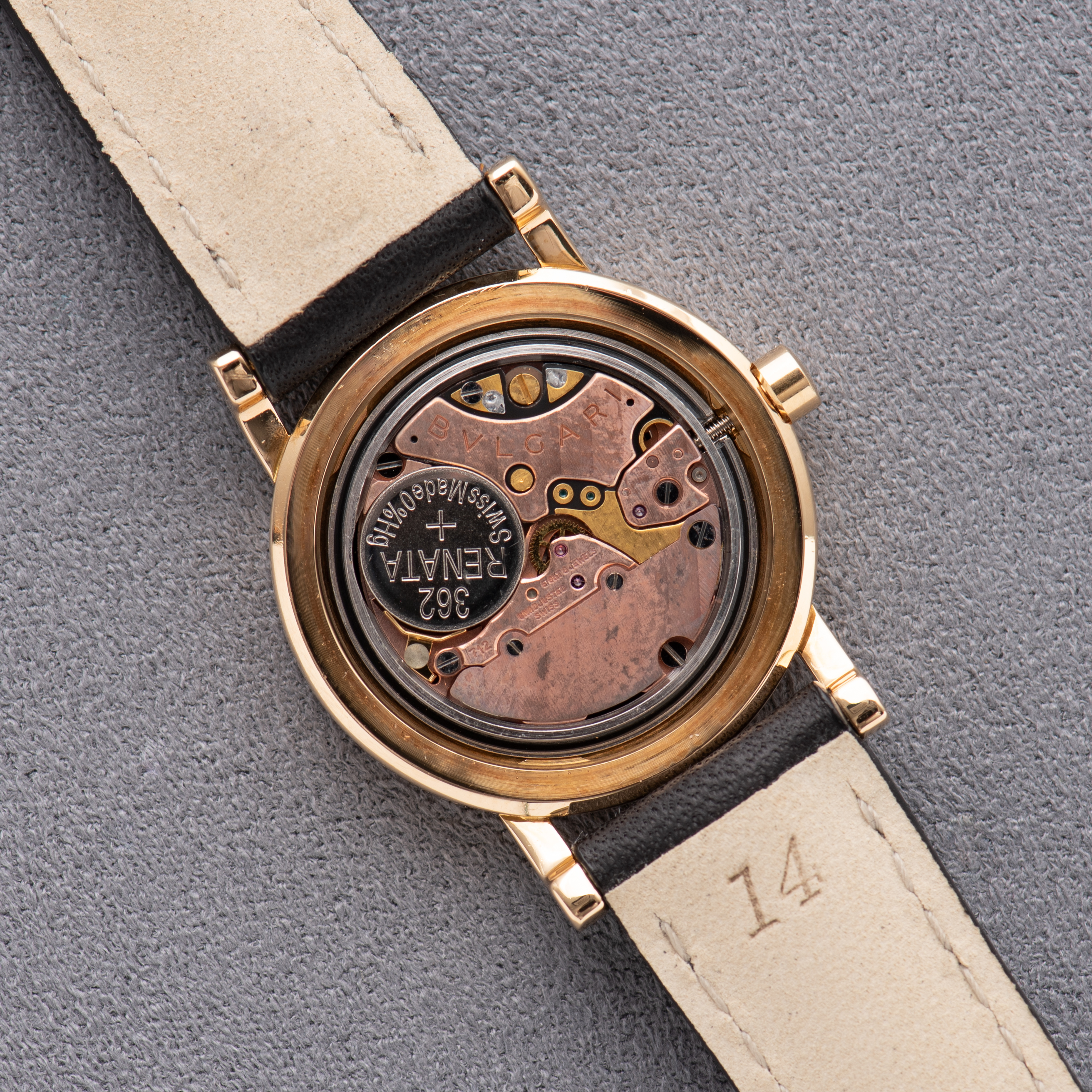 Zicht op Bulgari Quartz BB26S Gold 18K