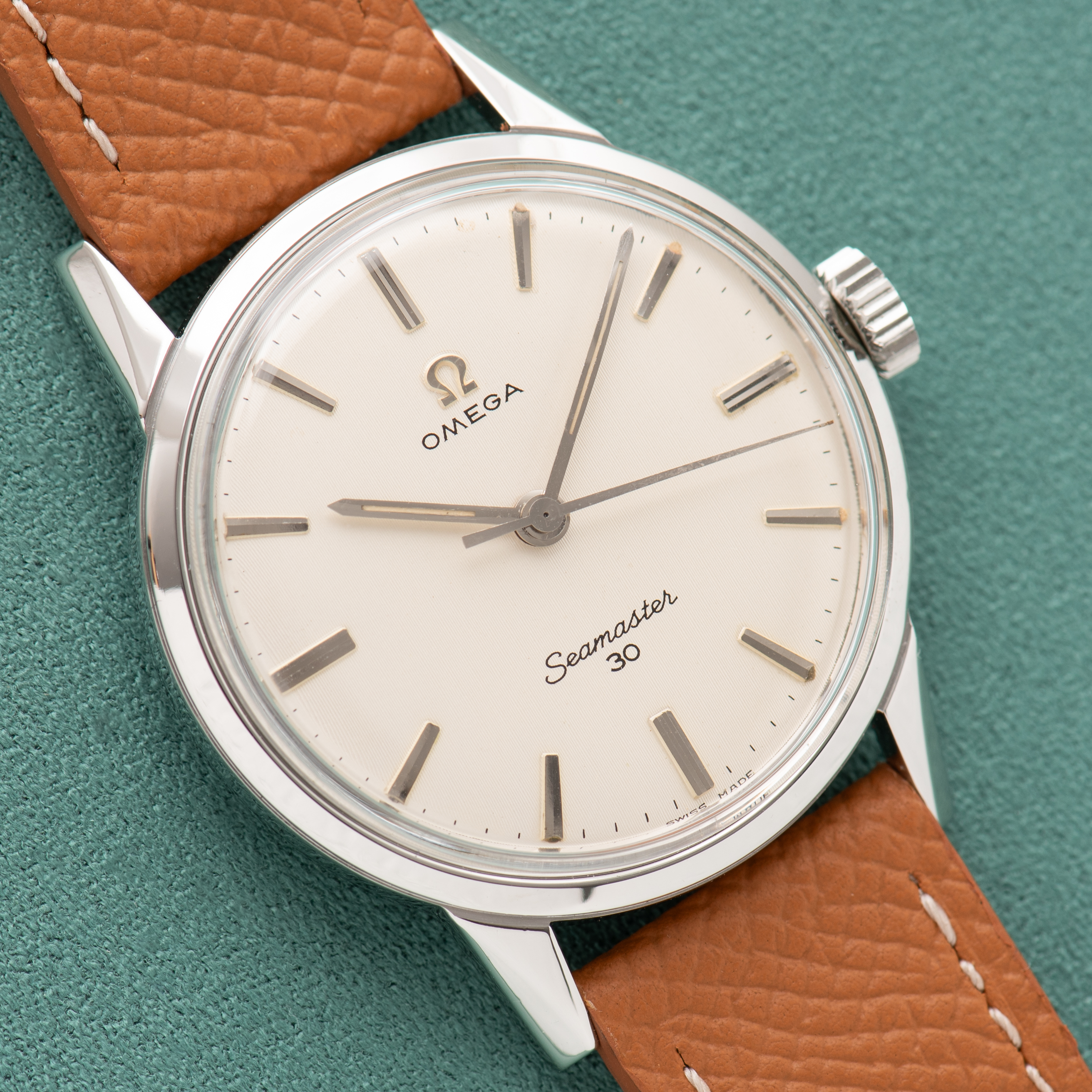 View of Omega Seamaster 30 "Linen Dial" from 1963 Ref 135.003
