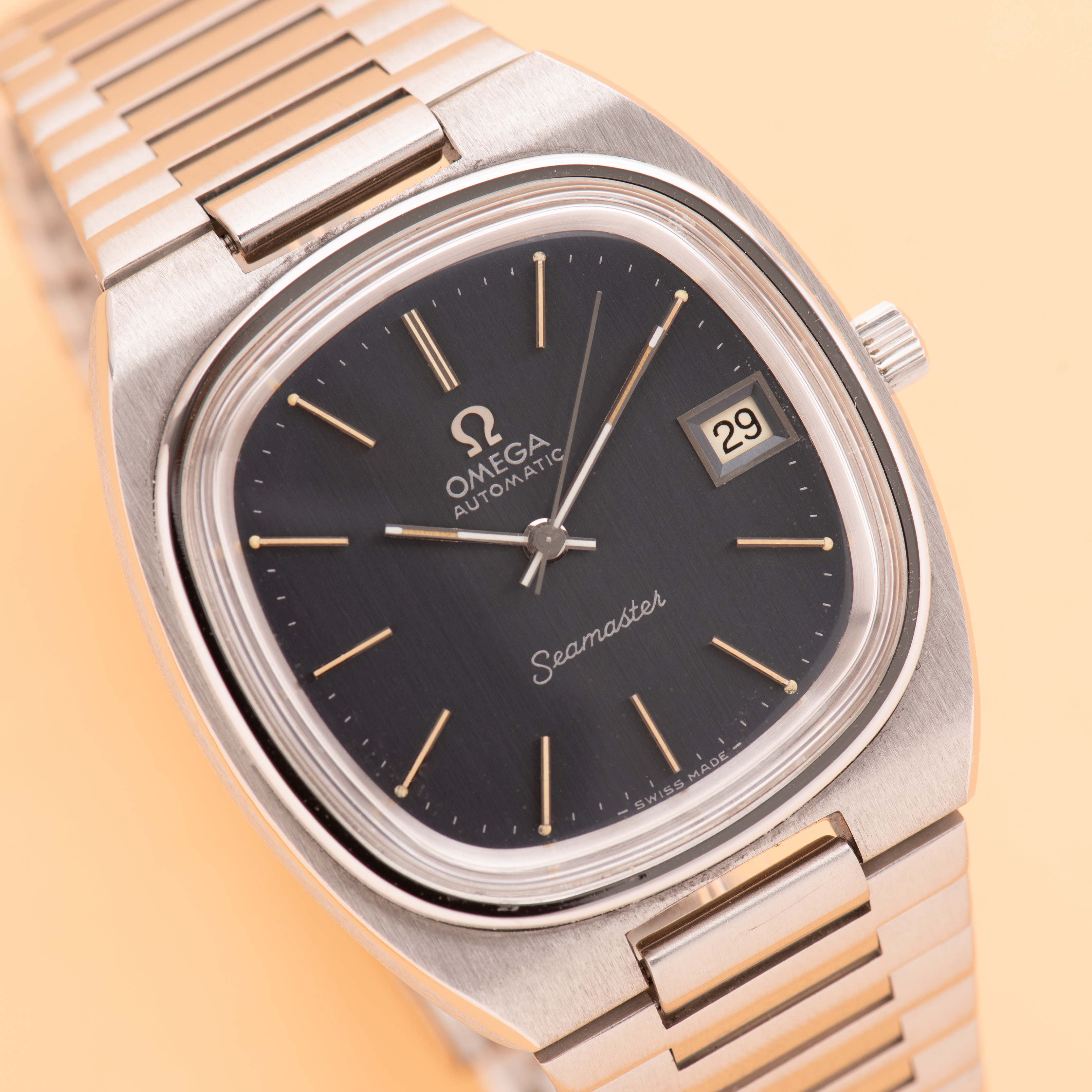 View of Omega Seamaster Automatic from 1977 réf 166.0207