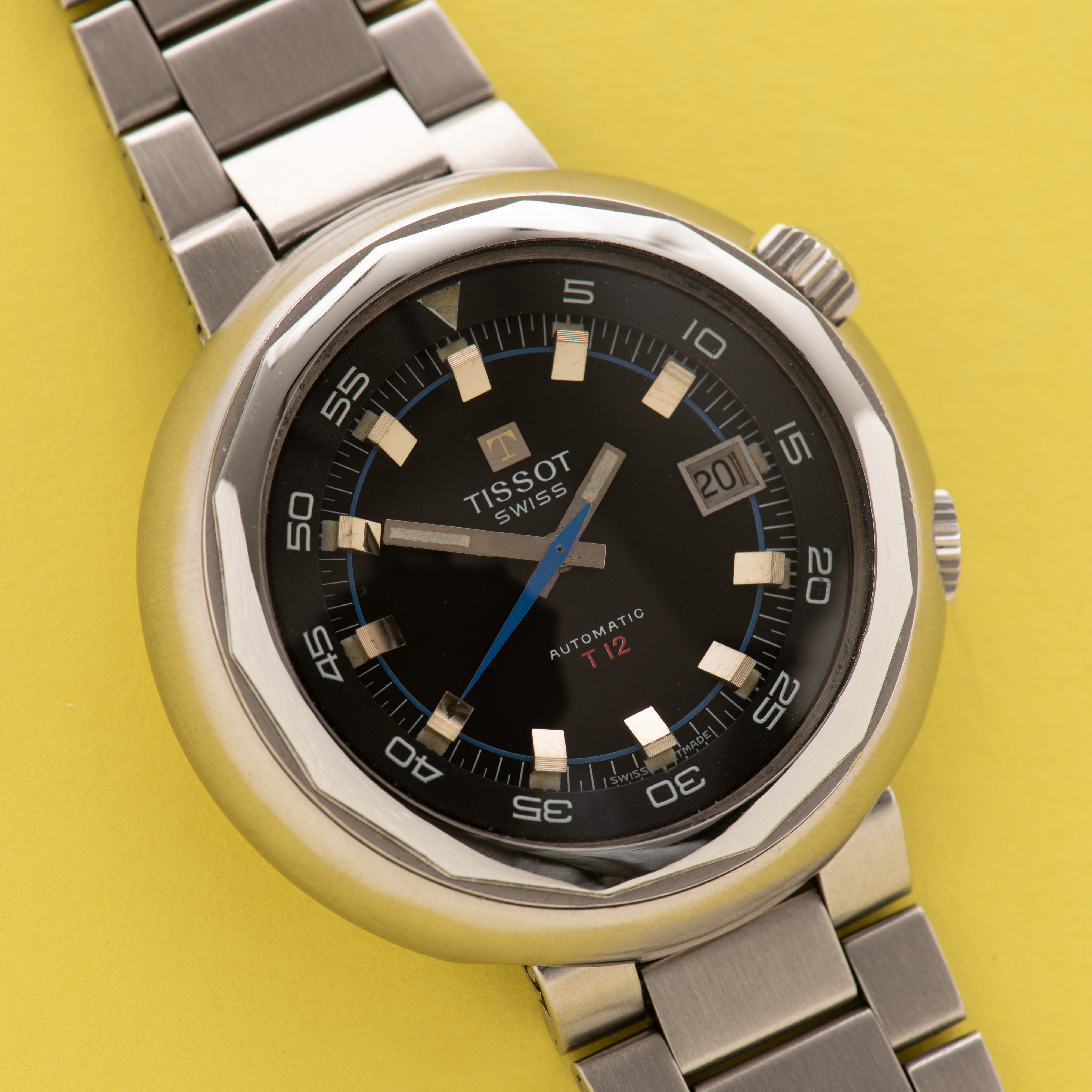 Zicht op Tissot Swiss Automatic T12 ref 44644 cal 2481