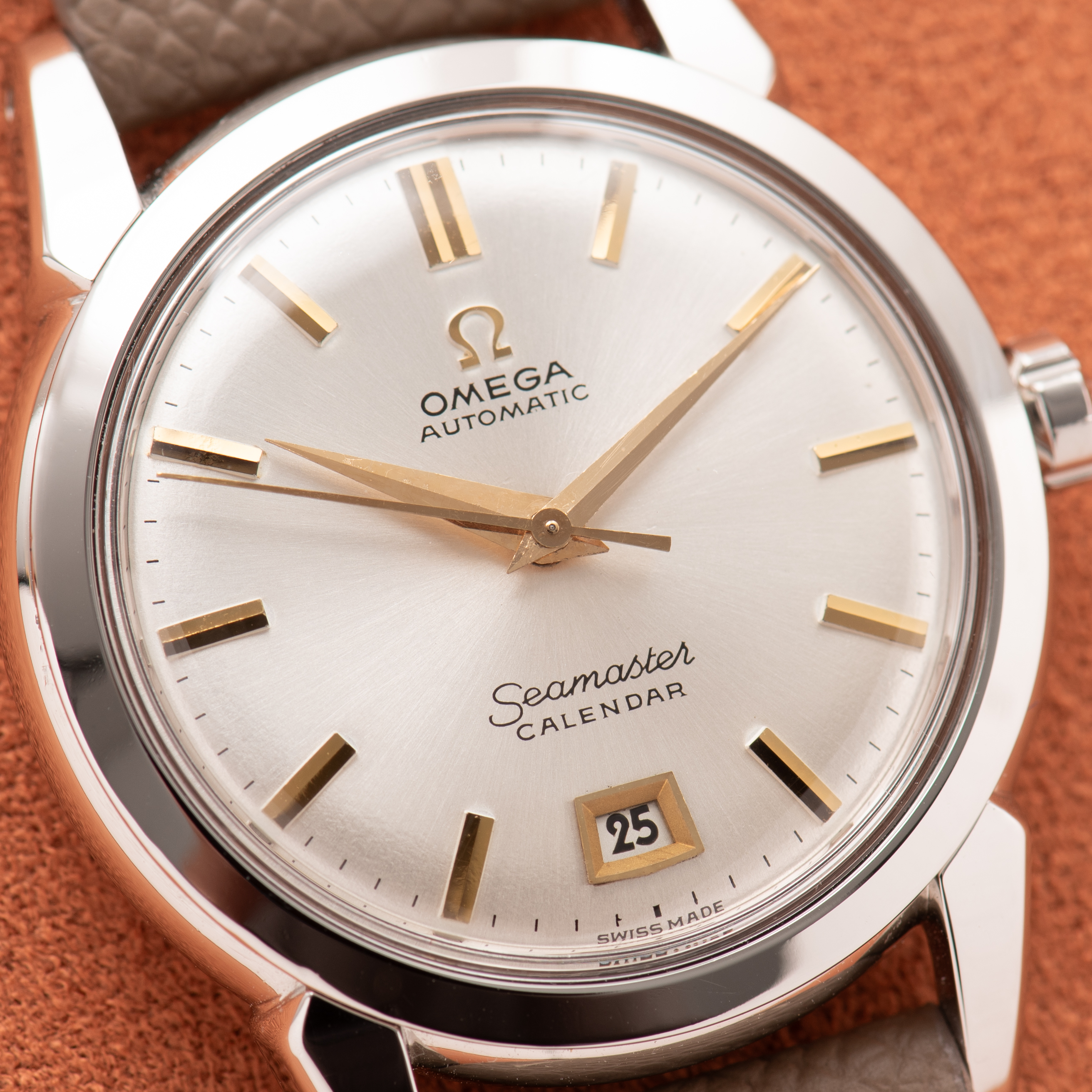 View of Omega Automatic Seamaster Calendar Ref 2627-5SC from 1954 with original box