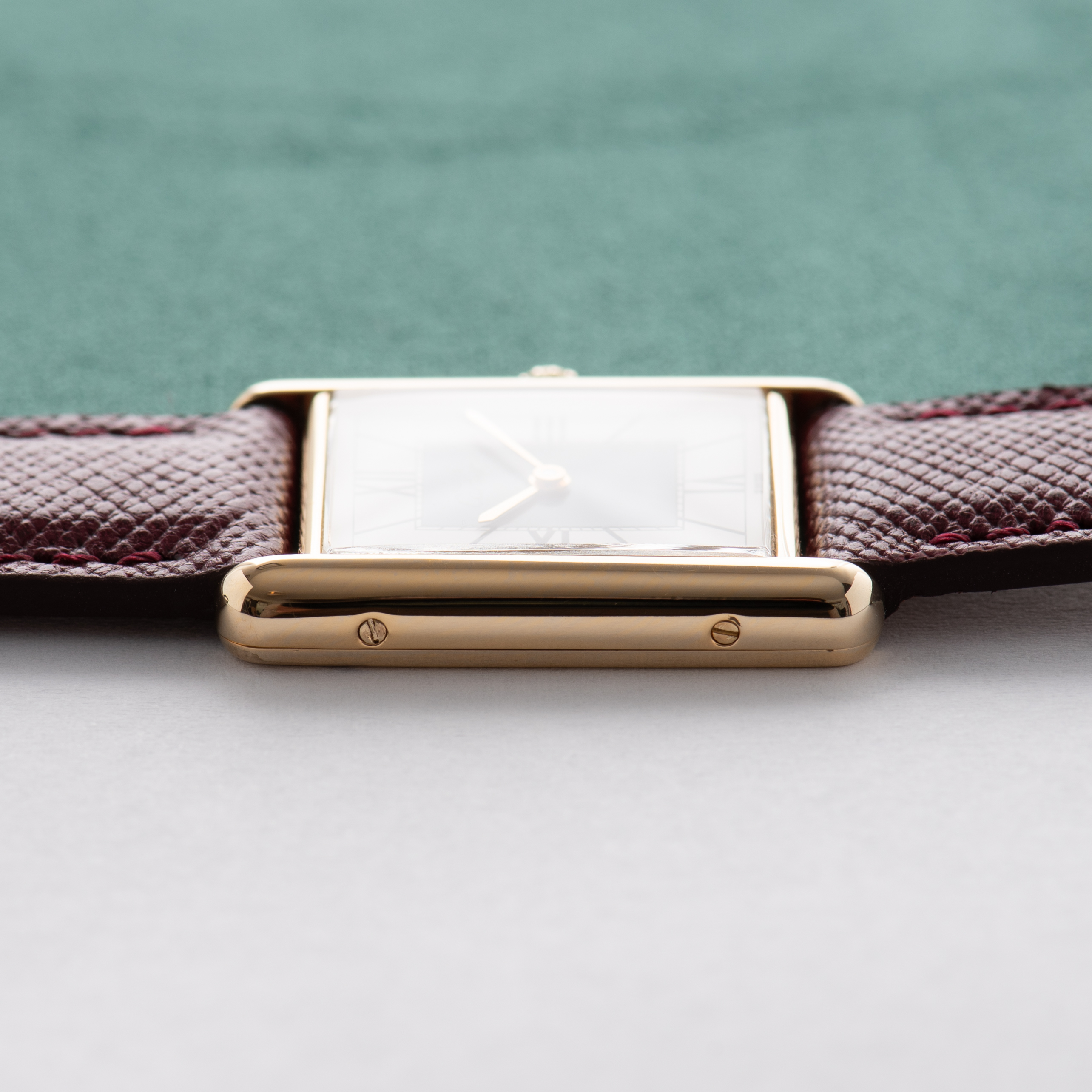 Vue de Cartier Tank De Must Vermeil GM Full Set Réf 590005