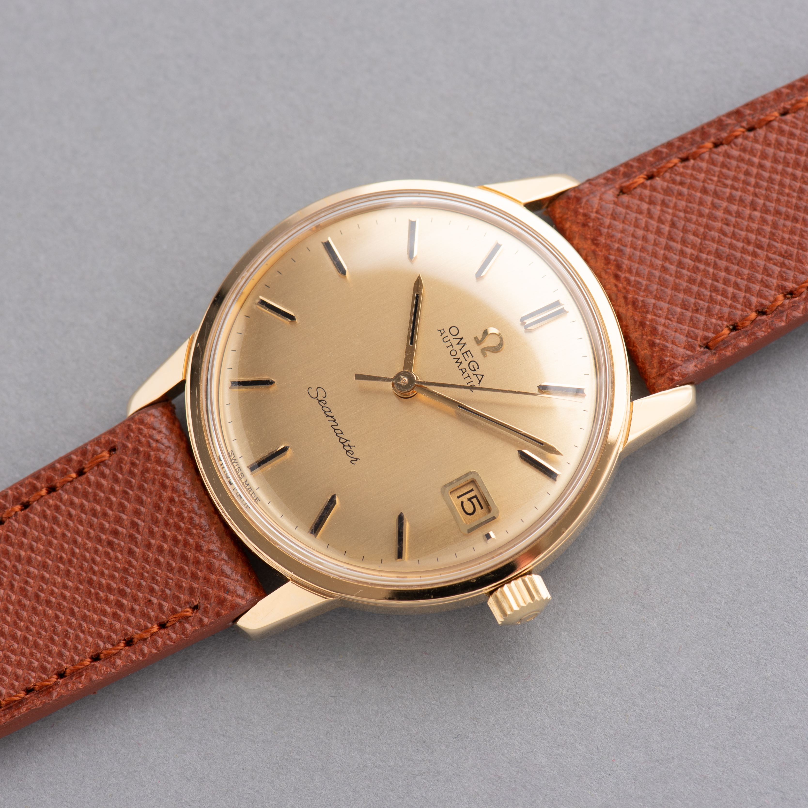 Zicht op Omega Seamaster Automatic Date Gold Plated from 1967 Ref 166.002