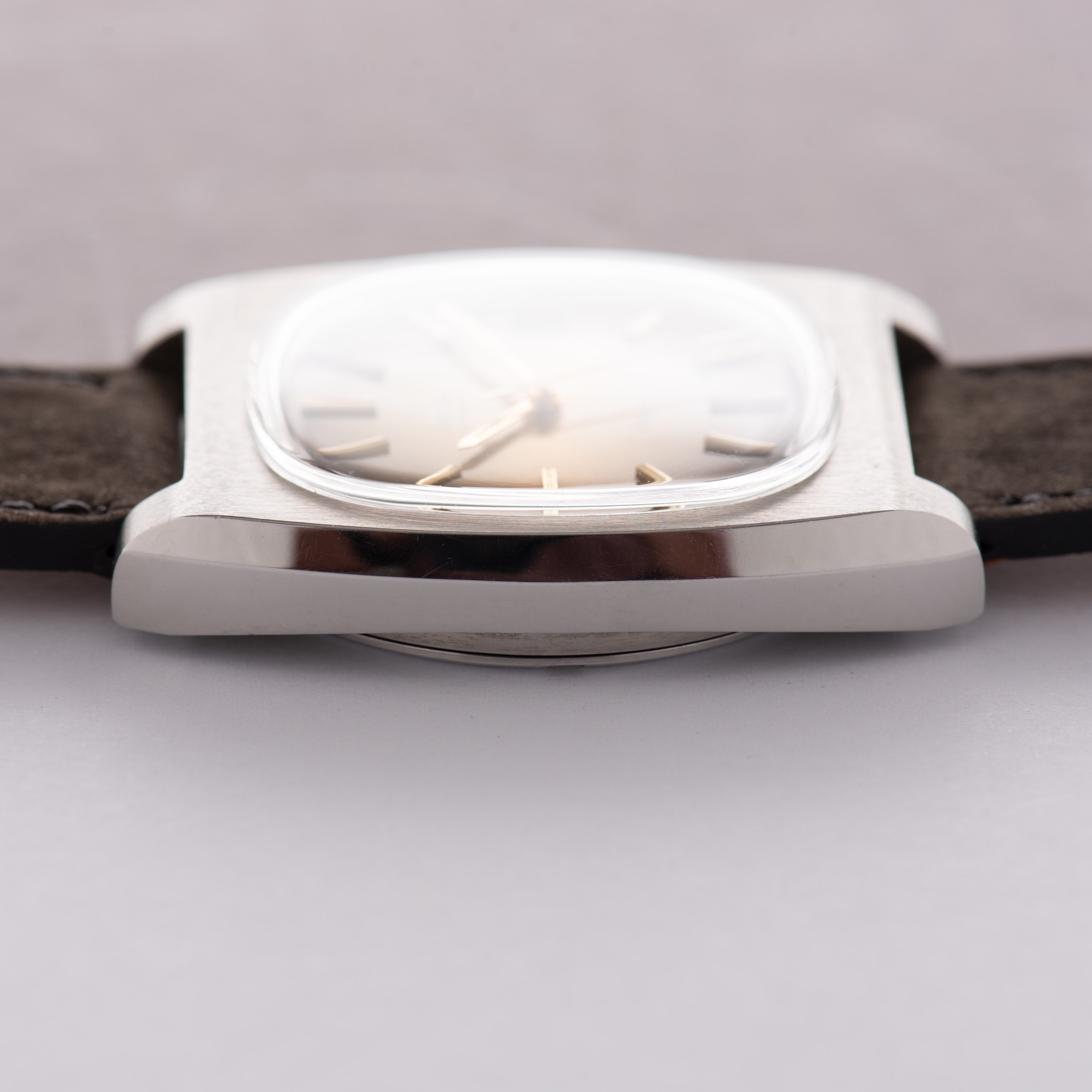 Vue de Omega Genève Automatic Date Brown From 1974 Réf 166.0190