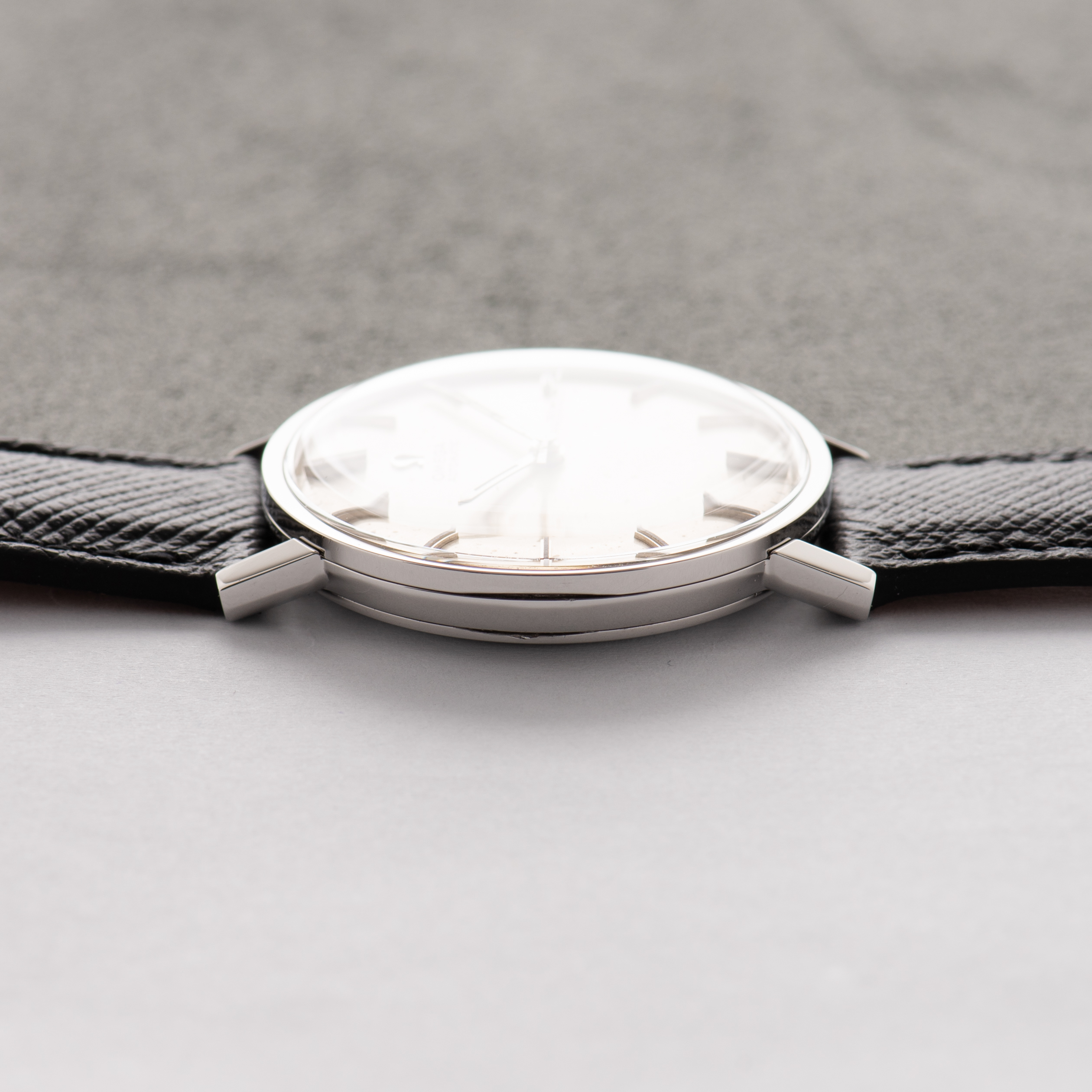 Vue de Omega Automatic Dress Watch Steel from 1963 Réf 161.009 from 1965