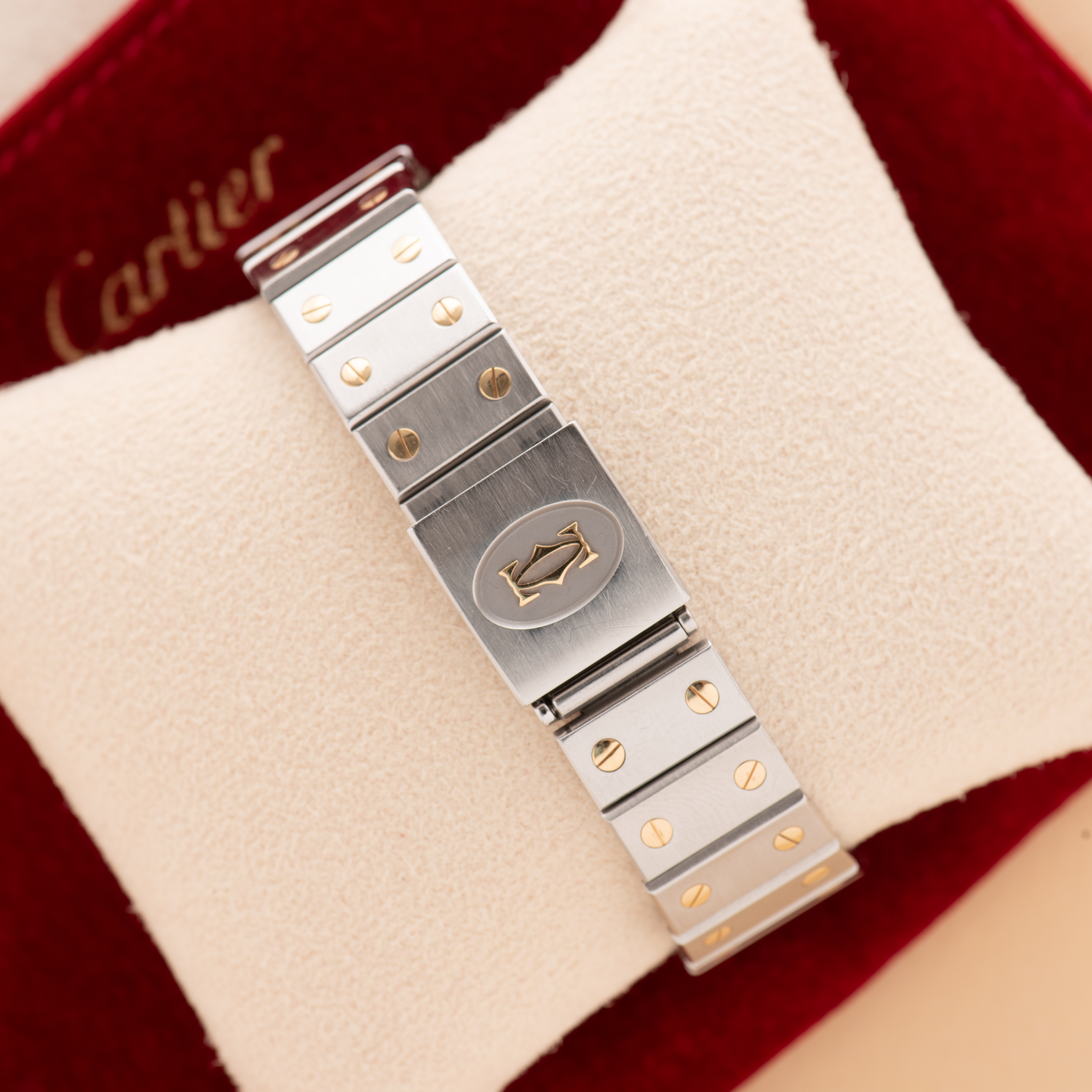 Zicht op Cartier Santos Galbée goud/staal ref 2961 cal 077