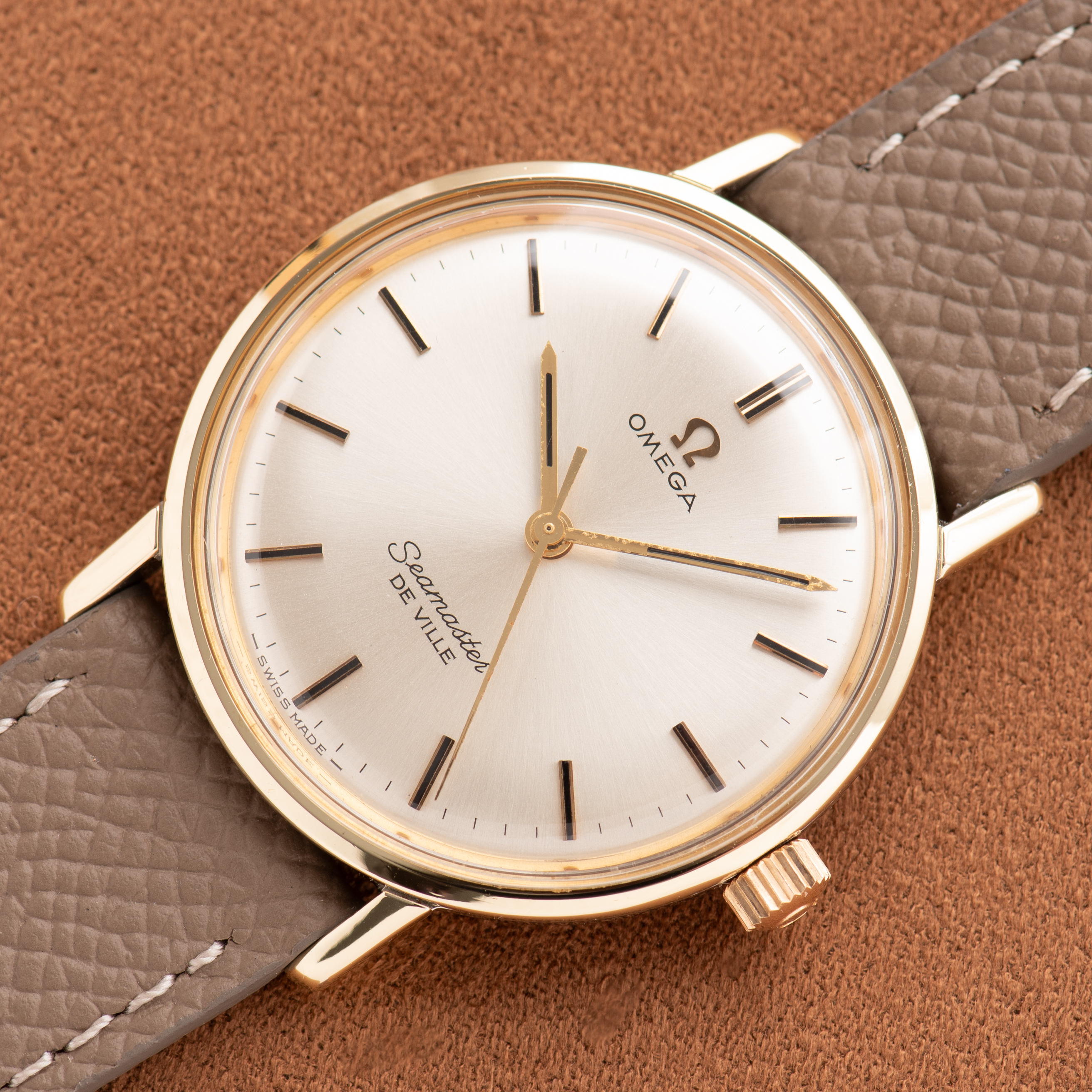 Vue de Omega Seamaster De Ville Gold/Steel Réf 135.020 from 1965