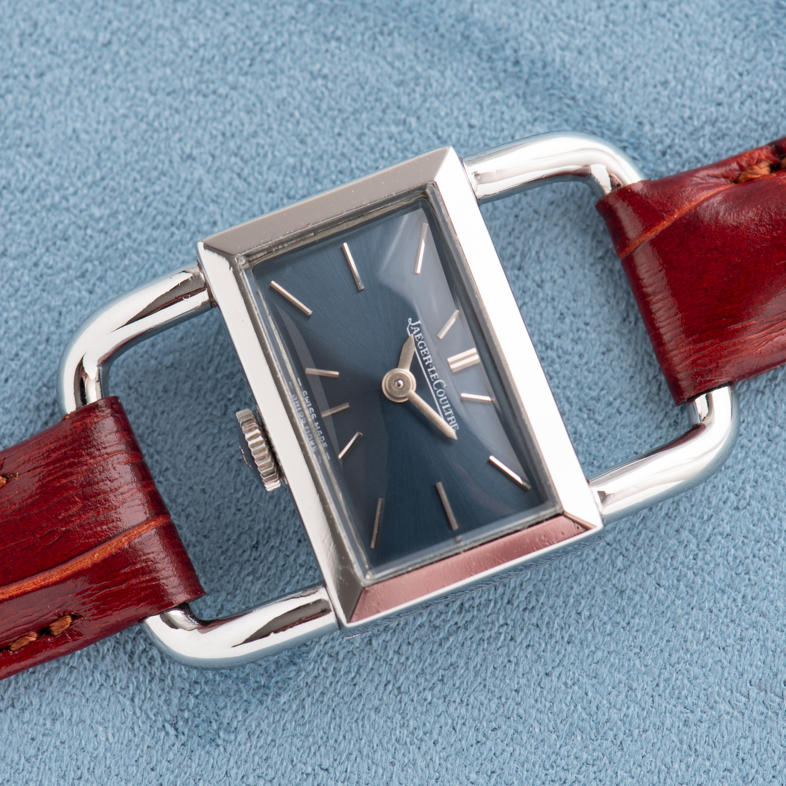 Zicht op Jaeger-LeCoultre Etrier Lucchetto voor Hermès Blue Dial Ref 1670.42
