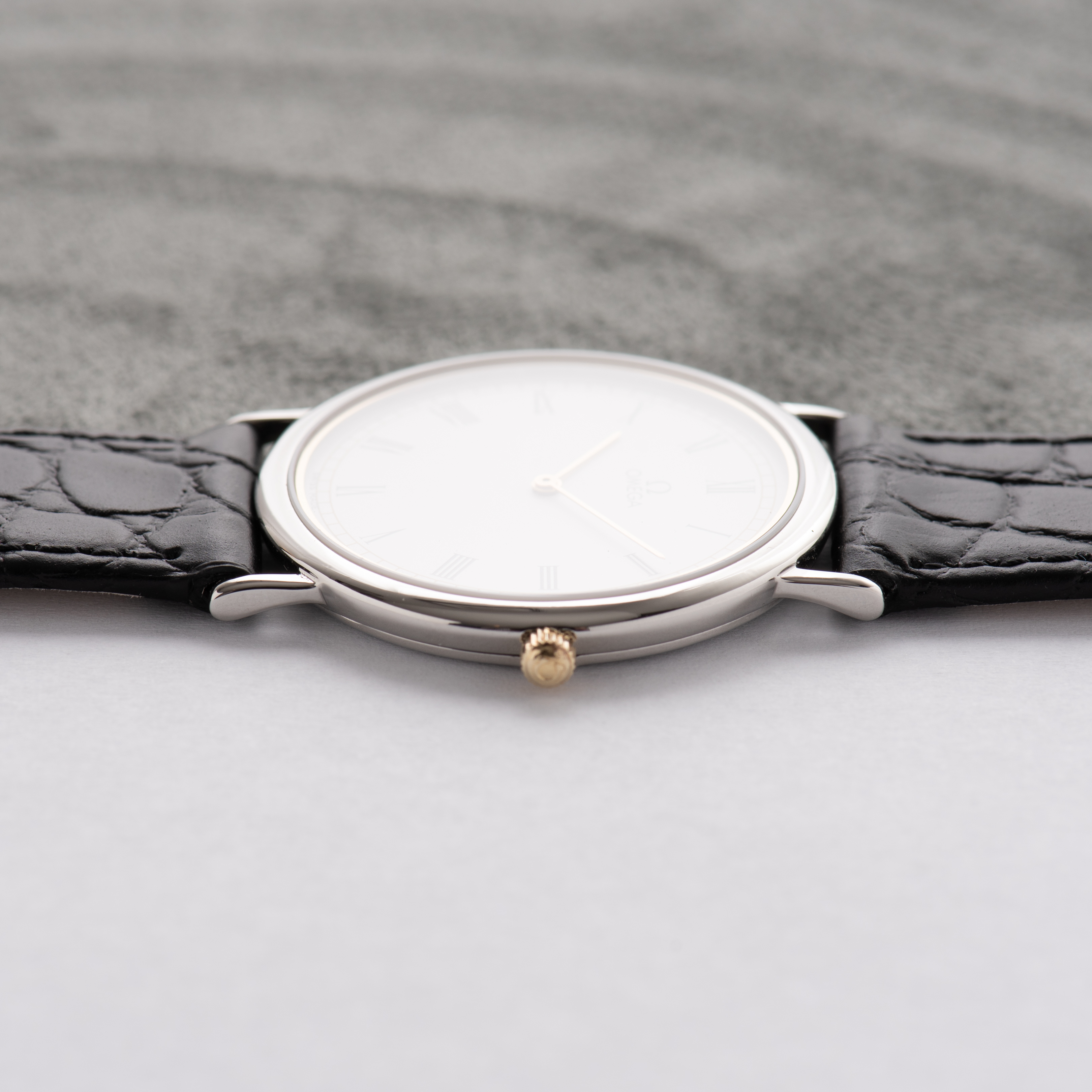 View of Omega Quartz White dial Roman numerals ref 195.0075 cal 1378