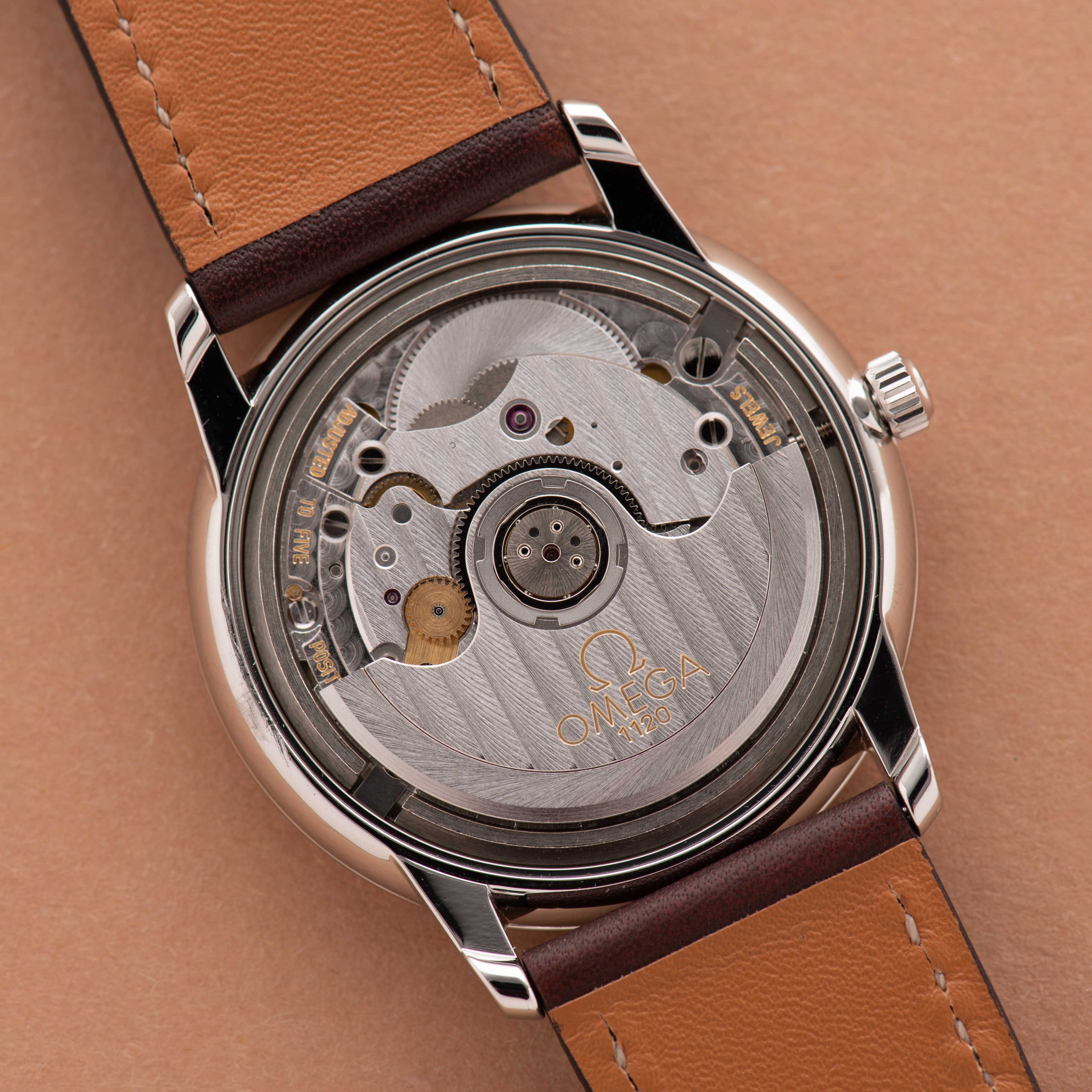 Zicht op Omega De Ville Prestige Automatic Datum Ref 168.1050 cal 1120 uit 2007