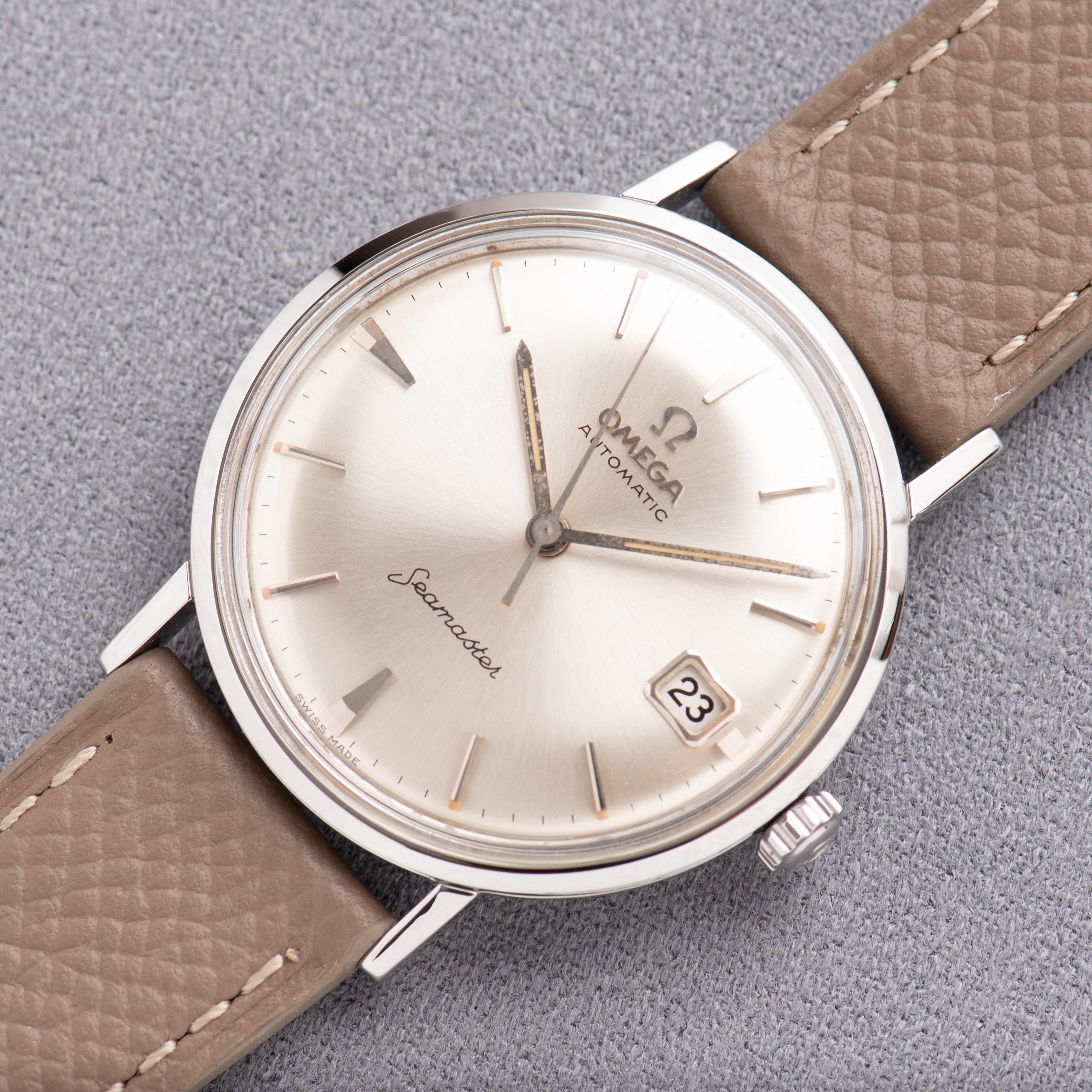 Vue de Omega Seamaster ‘Pre De Ville’ Silver Dial Automatic Réf 14770-1SC from 1961