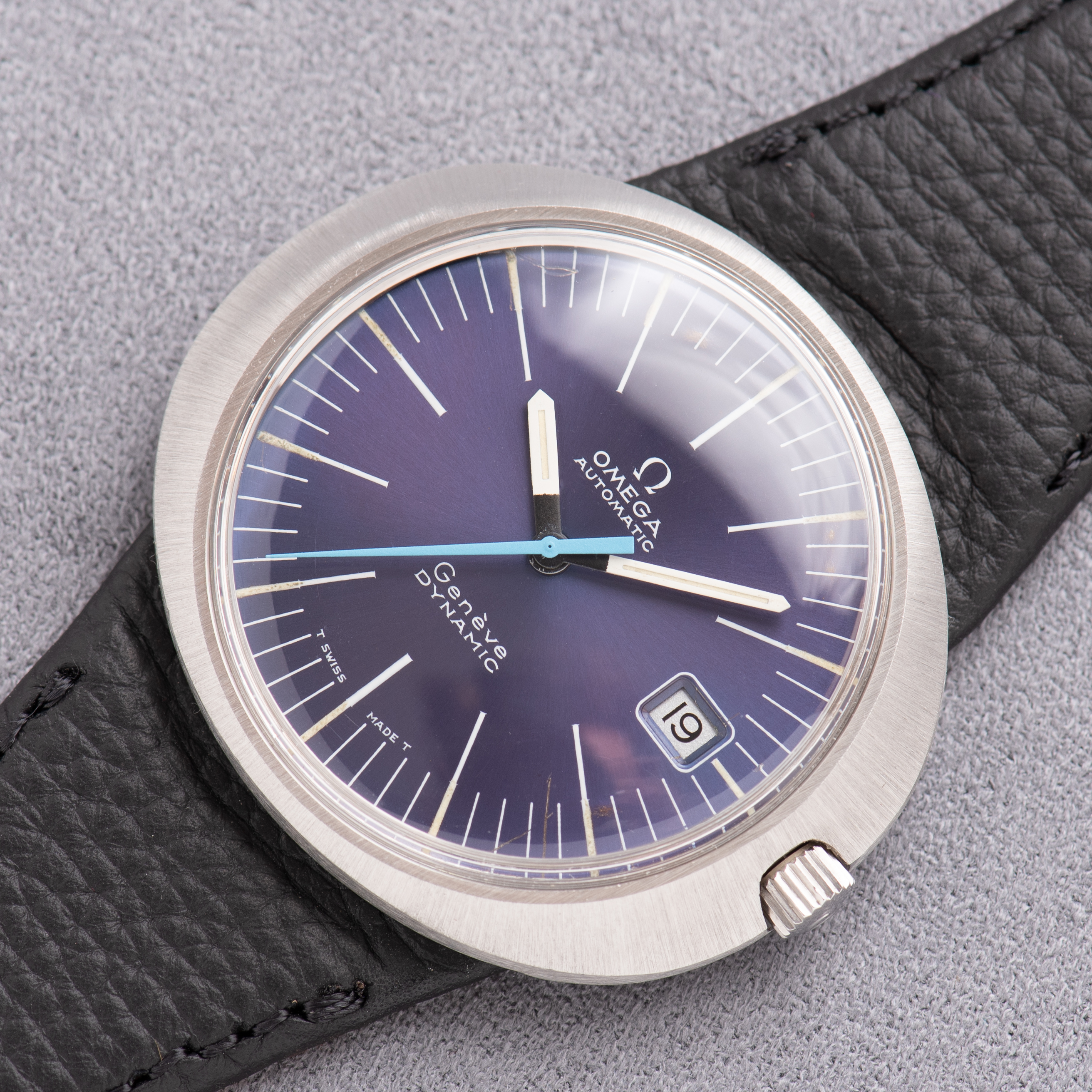 View of Omega Genève Dynamic Automatic Date Blue Dial from 1968 Ref 166.039