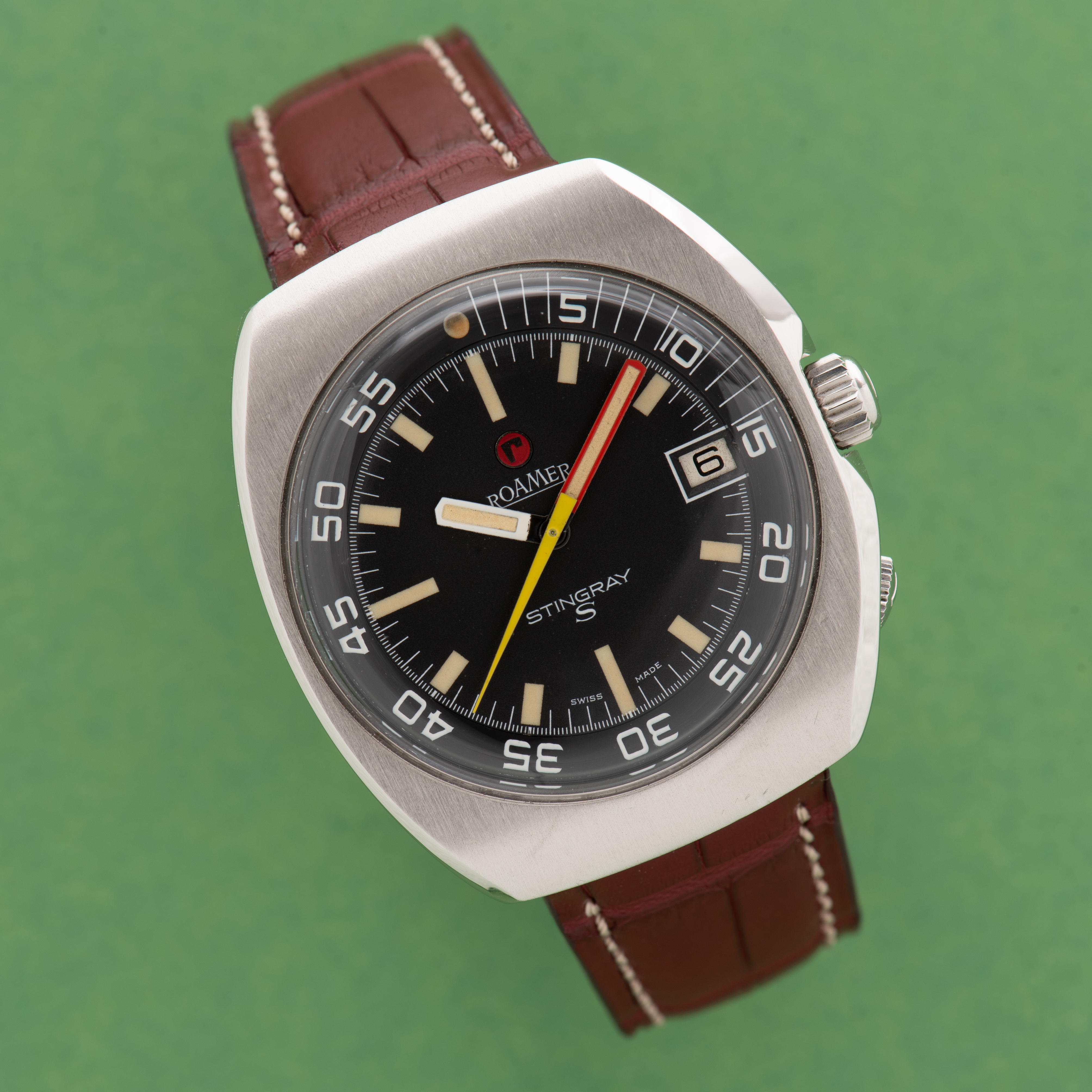 Zicht op Roamer Stingray S automatic Sub 200M ref 471-9120,605 cal MST471