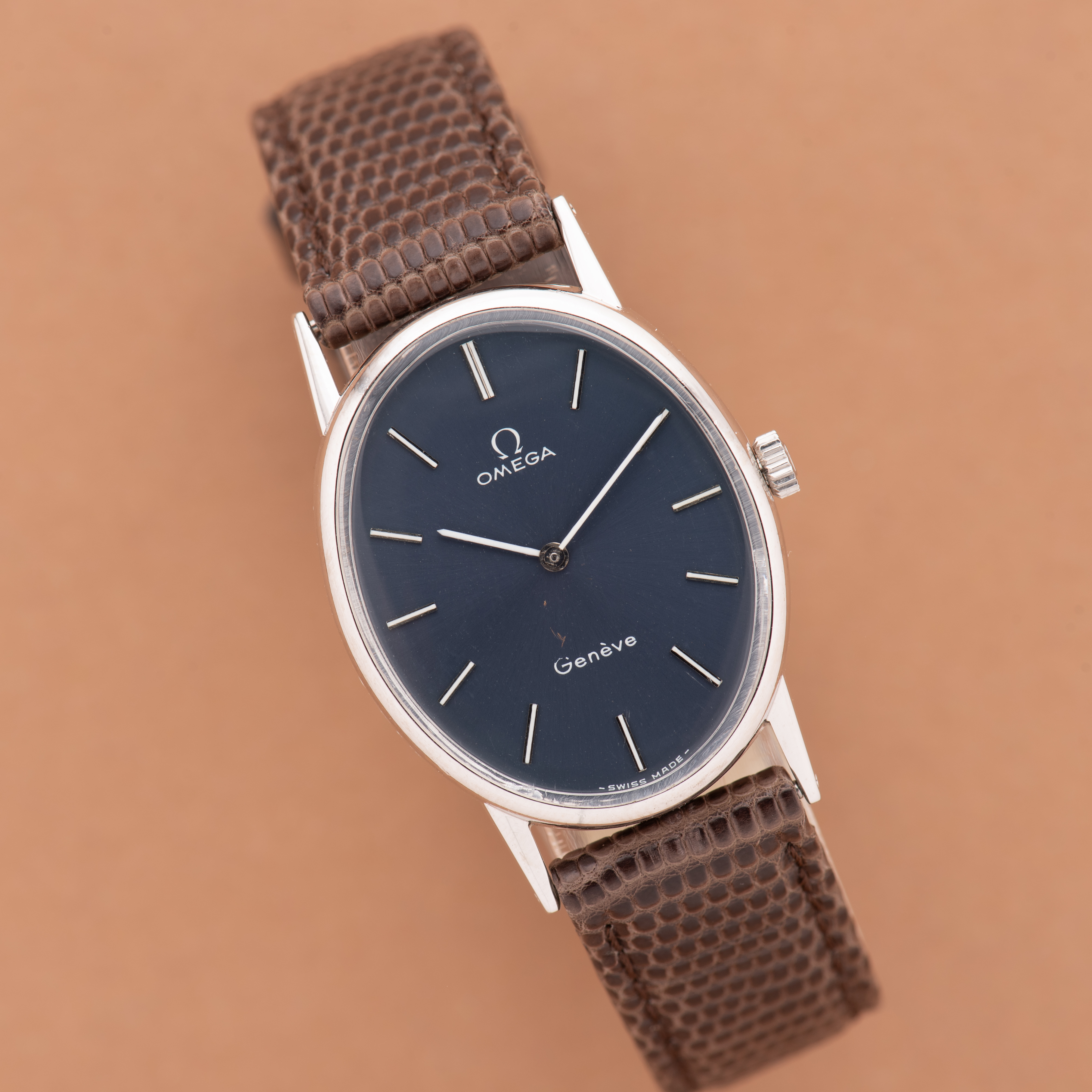 Zicht op Omega Genève Classique Oval Ellipse Réf 511.416 from 1971