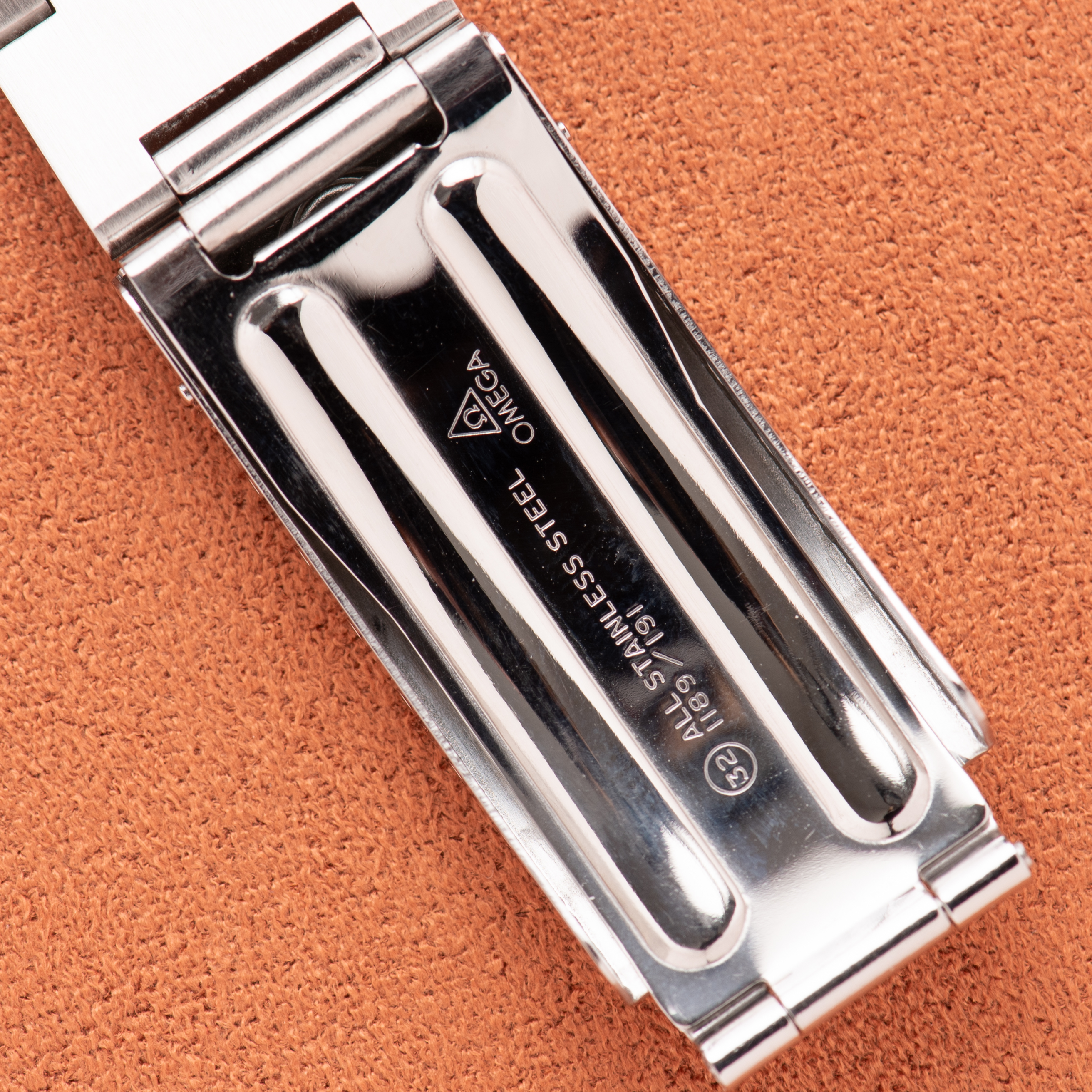 Vue de Omega Automatic Genève Silver Dial from 1972 Réf 166.099 with box