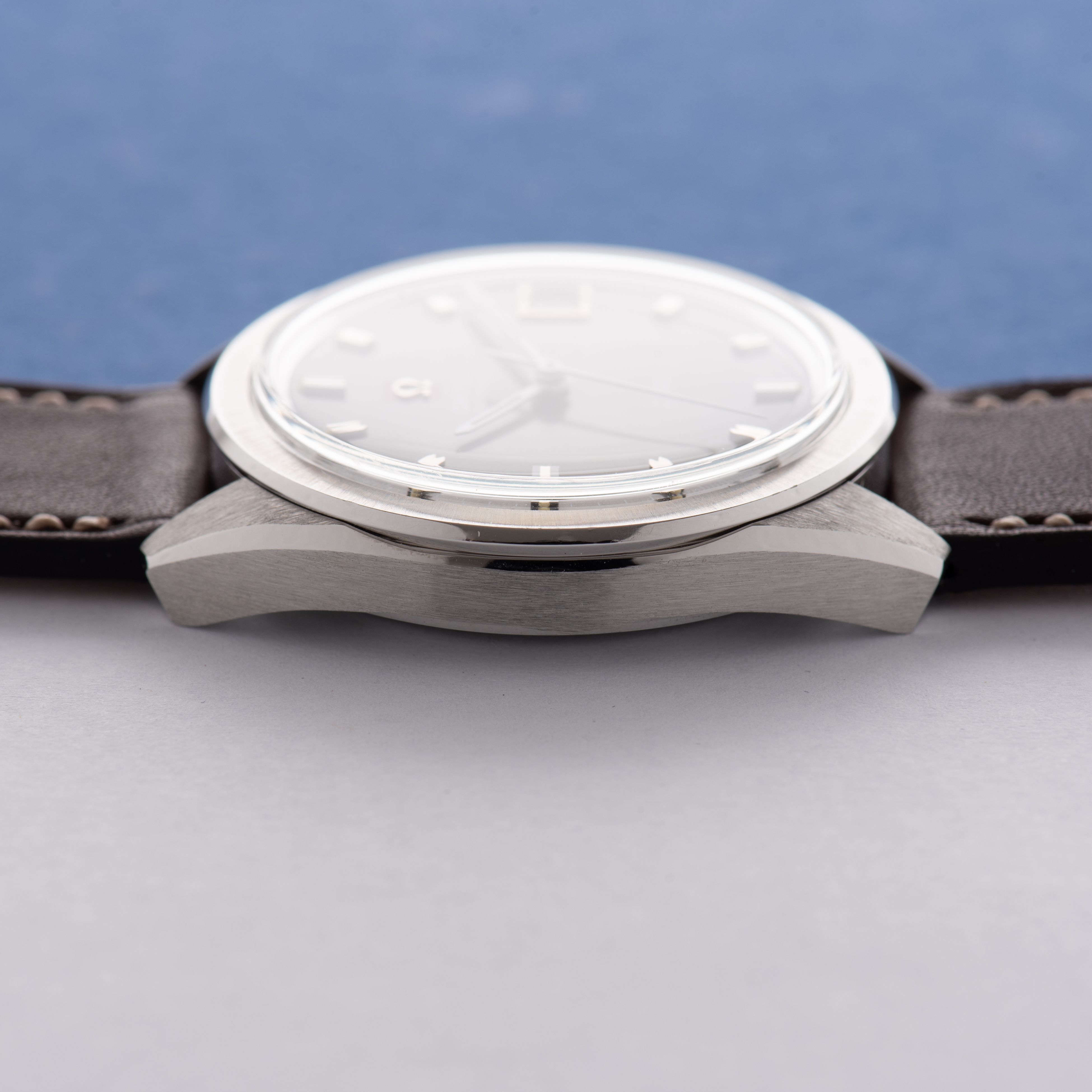 View of Omega Electronic Chronometer F300 Grey dial Réf 196.001 from 1970