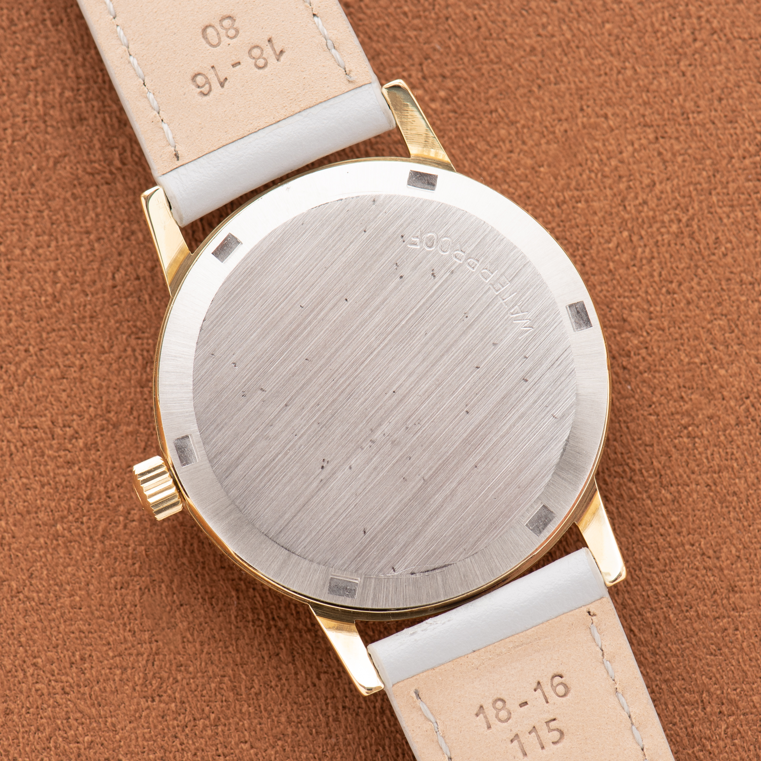Vue de Omega Genève Date Gold Dial Réf 136.070 from 1970