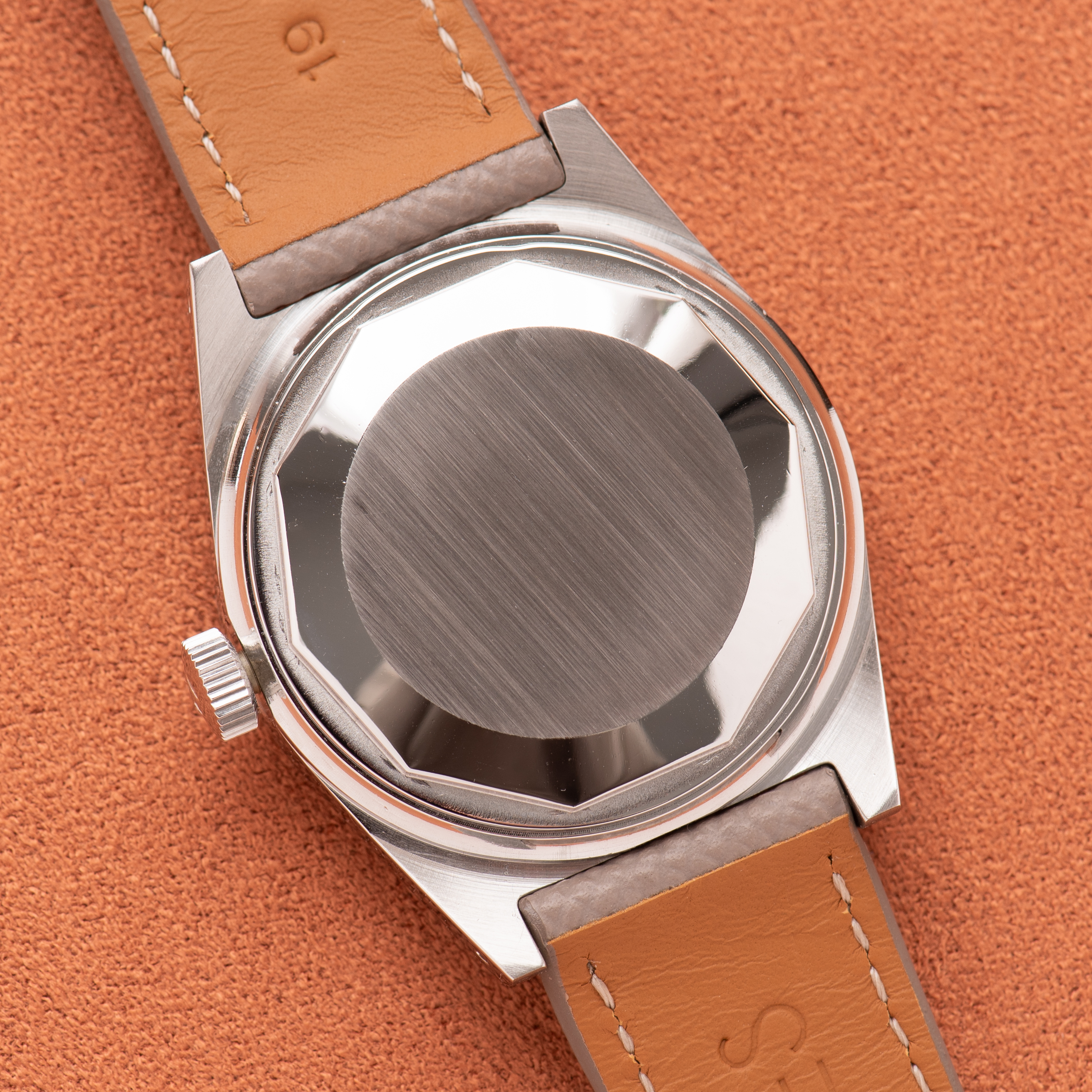 Zicht op Tissot Swiss Automatic PR516 RARE Roger Moore Edition ref 44622-7X