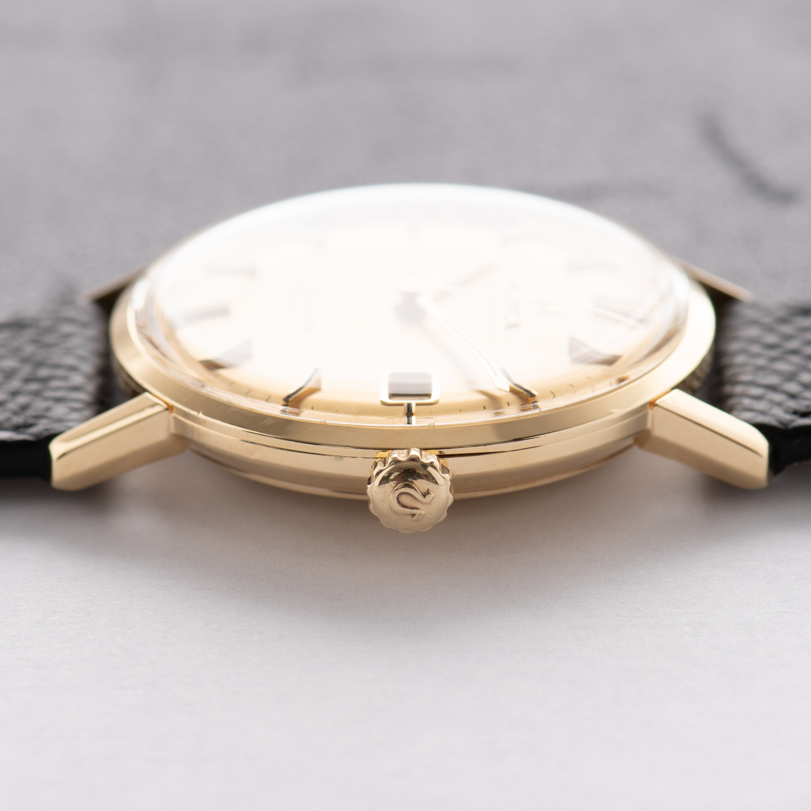 Zicht op Omega Seamaster De Ville Automatic OM Dial 18K Réf 166.020 from 1967
