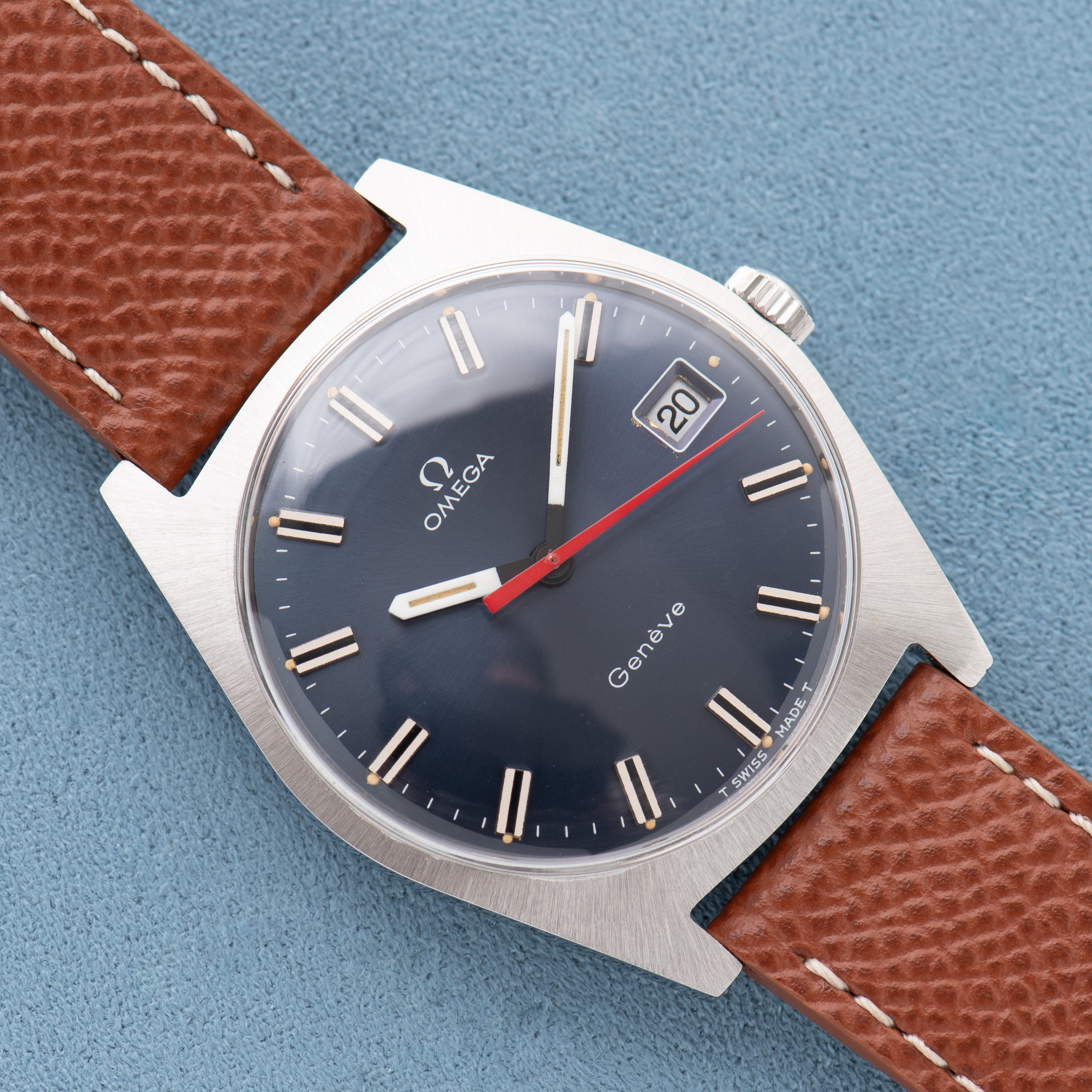 Vue de Omega Genève Automatic Blue dial "Ultraman" from 1969 Cal 565 Ref 166.041