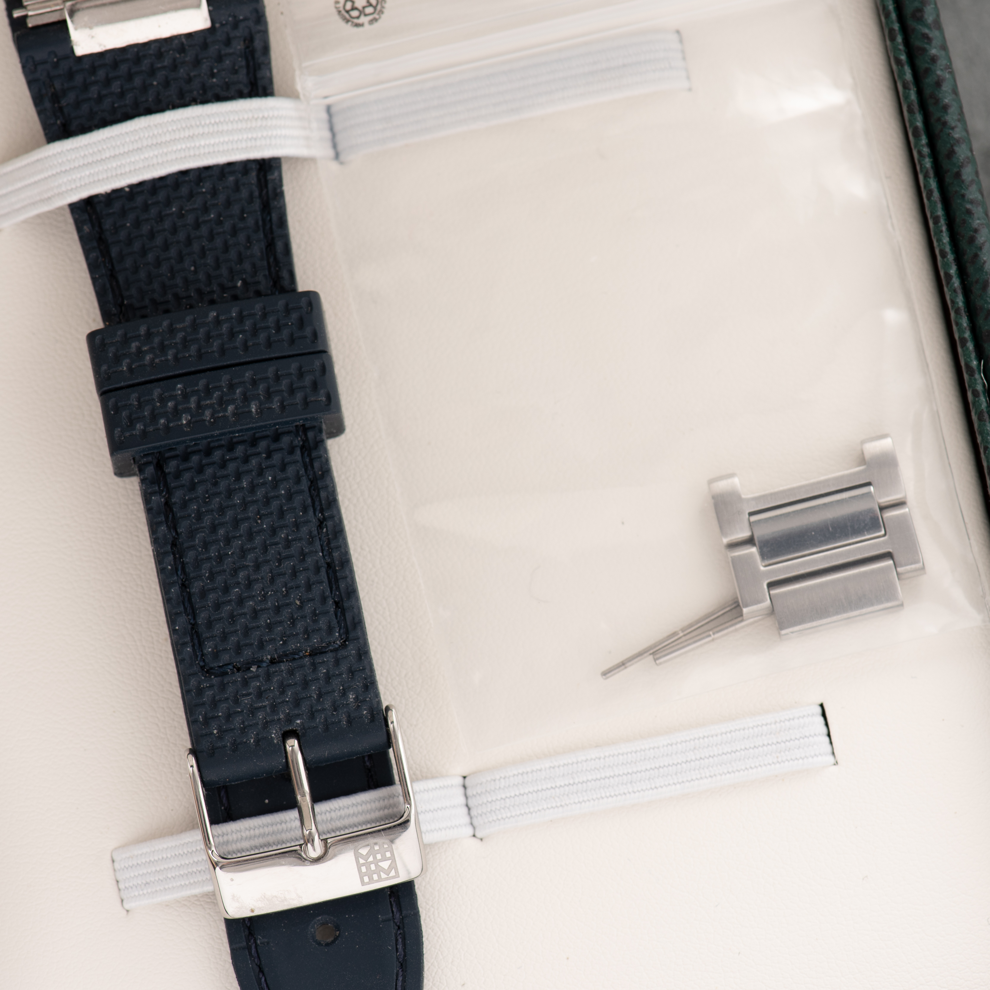 View of Frederique Constant Highlife Automatic White dial réf FC-303S3NH26B Full set