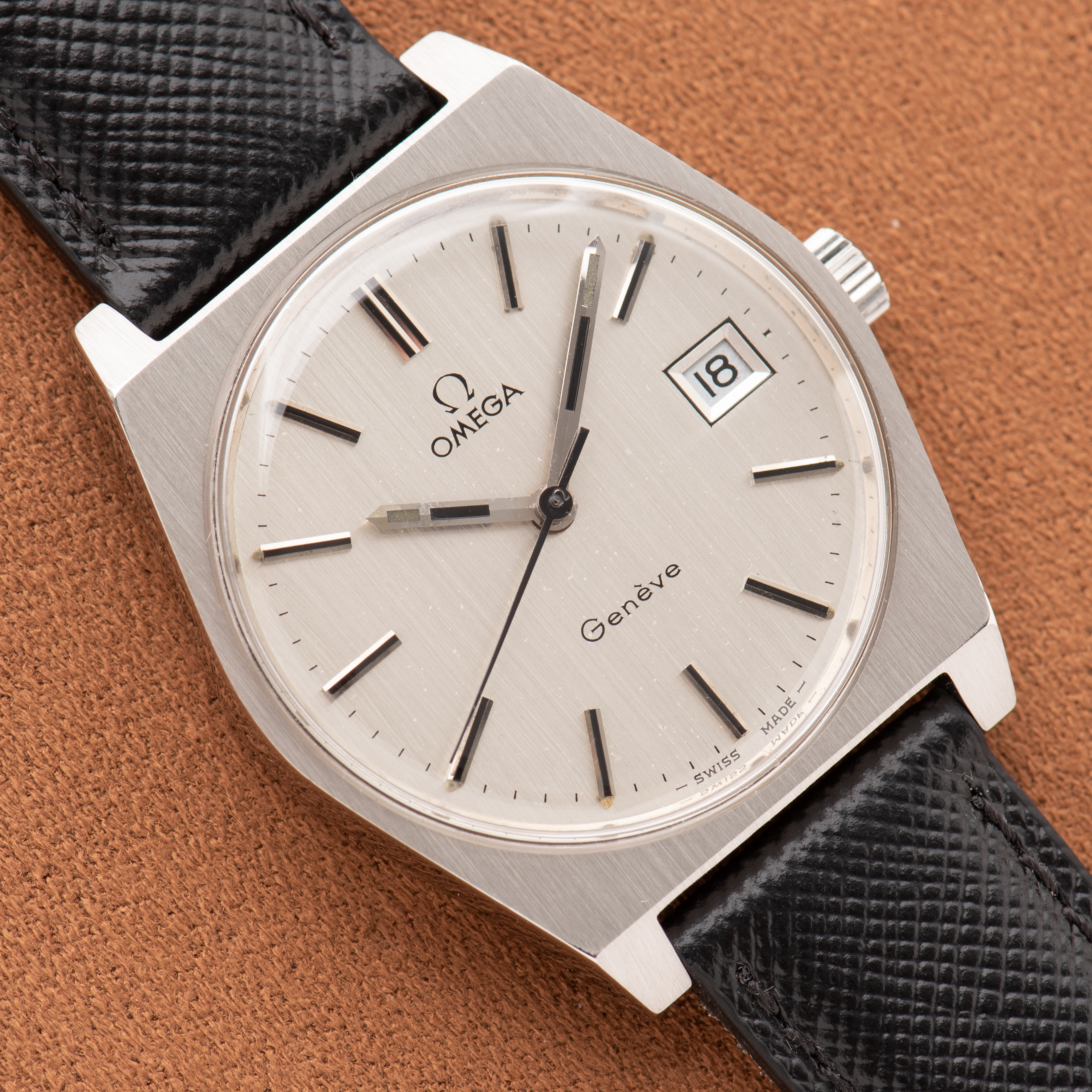 View of Omega Genève Date Silver Dial Réf 136.0049 from 1972