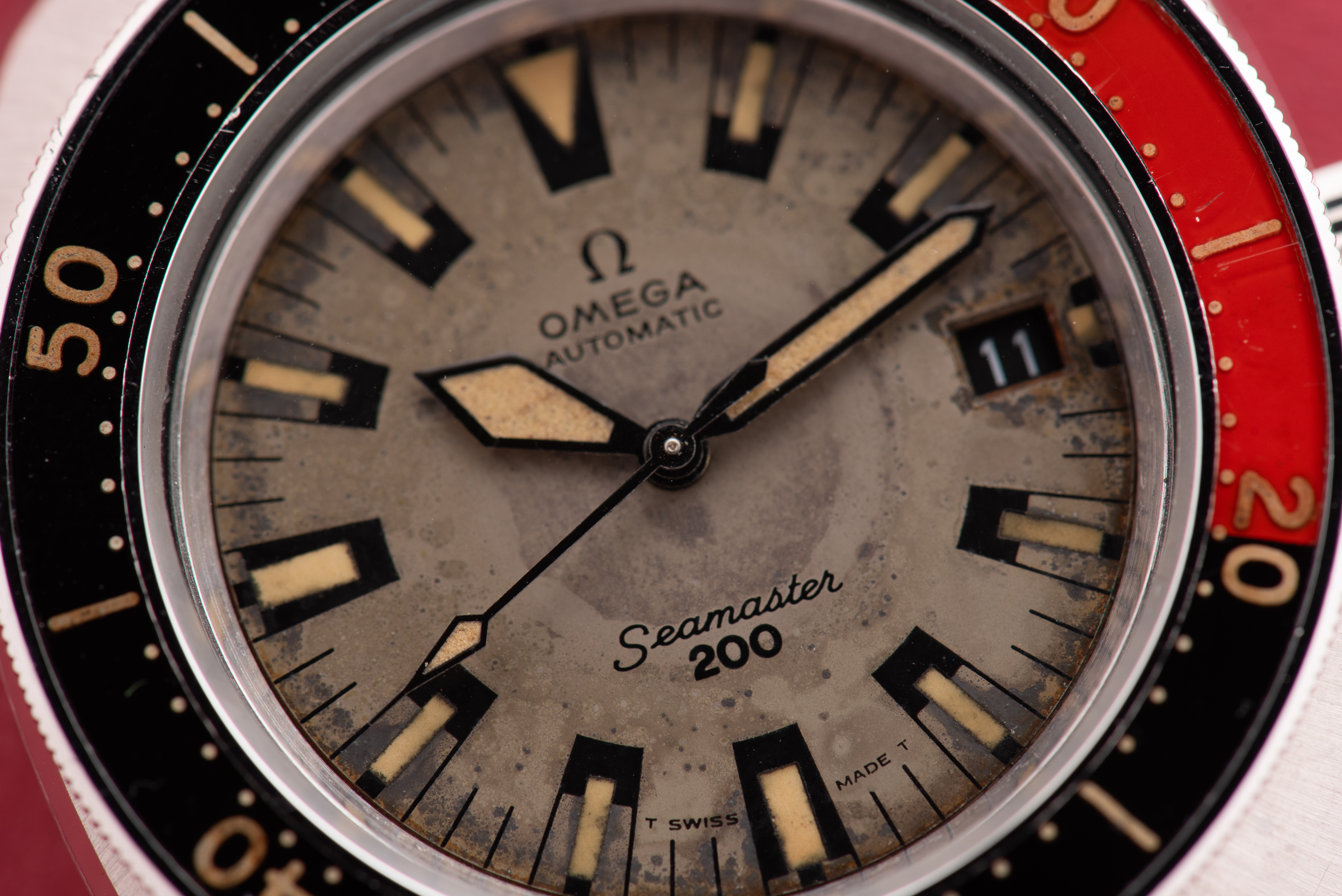 View of Omega Automatic Seamaster 200M "Banana" from 1969 Réf 166.068