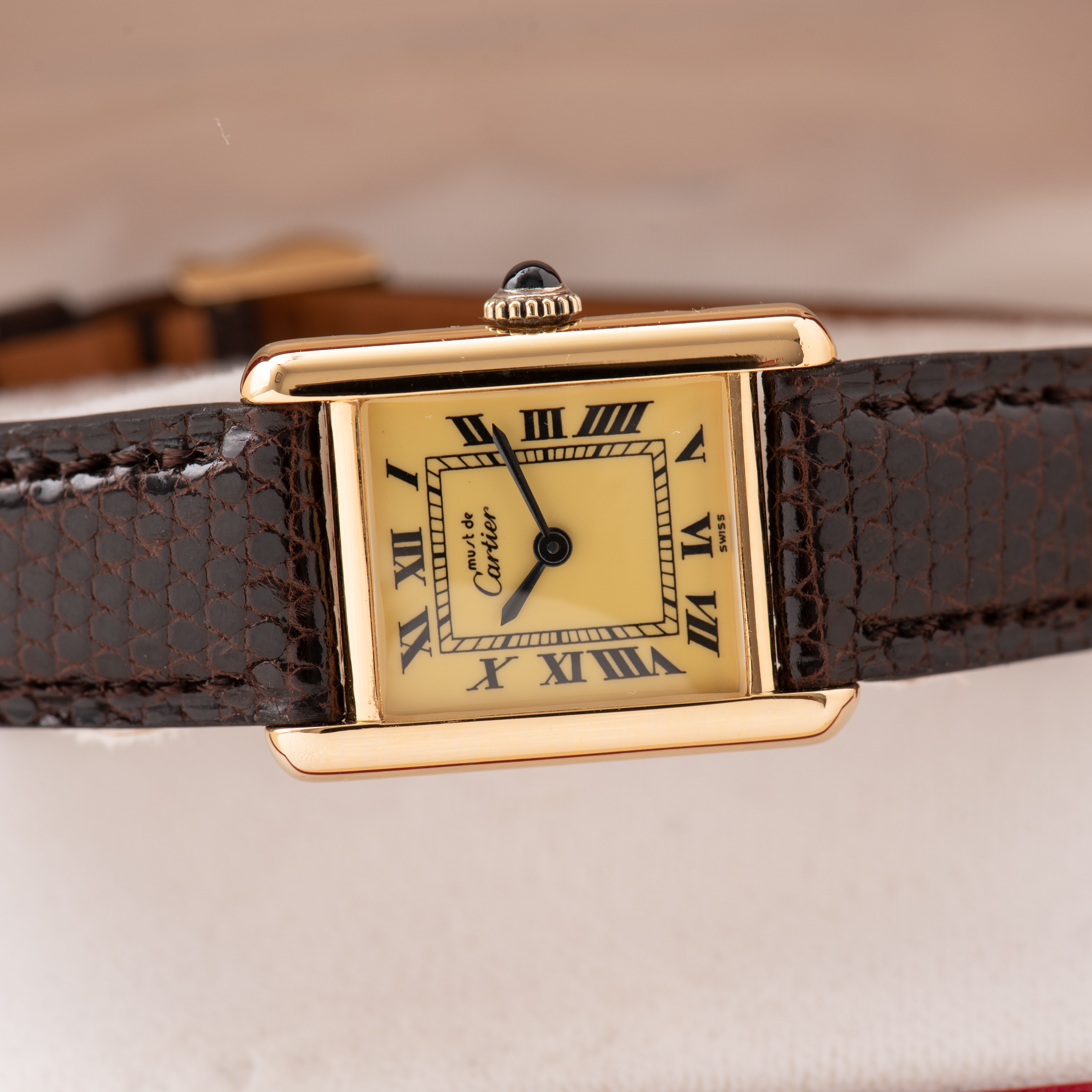 Zicht op Cartier Must by Tank Vermeil Roman Lemon Dial FULL SET van 1980